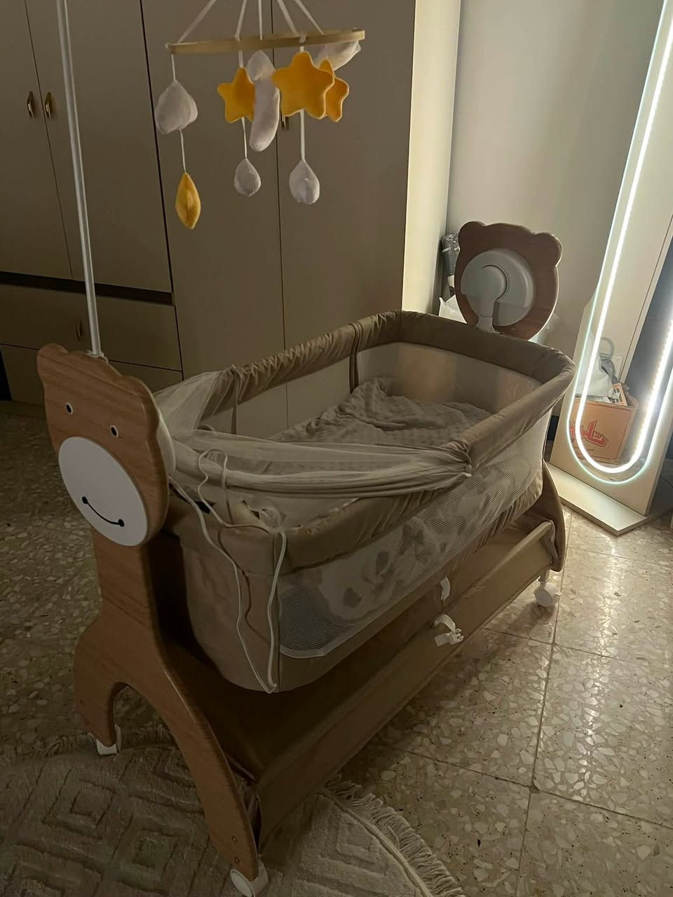 سريرللبيع  جديد ممستخدم ابد بس مشدود ‪***********‬
