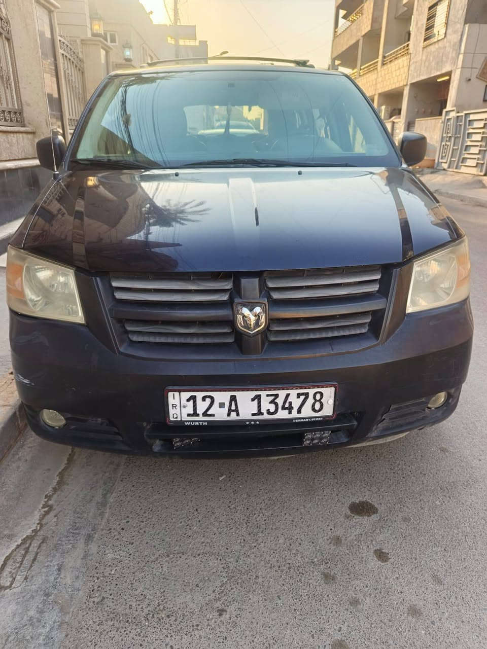 مرحبا للبيع دوج كرفان se موديل ٢٠١٠ تفيد الي يشتغل بيها خطوط طلاب واسعه جداا السياره موجودة في بغداد السعر ١٦ مليون ونص 
***********
