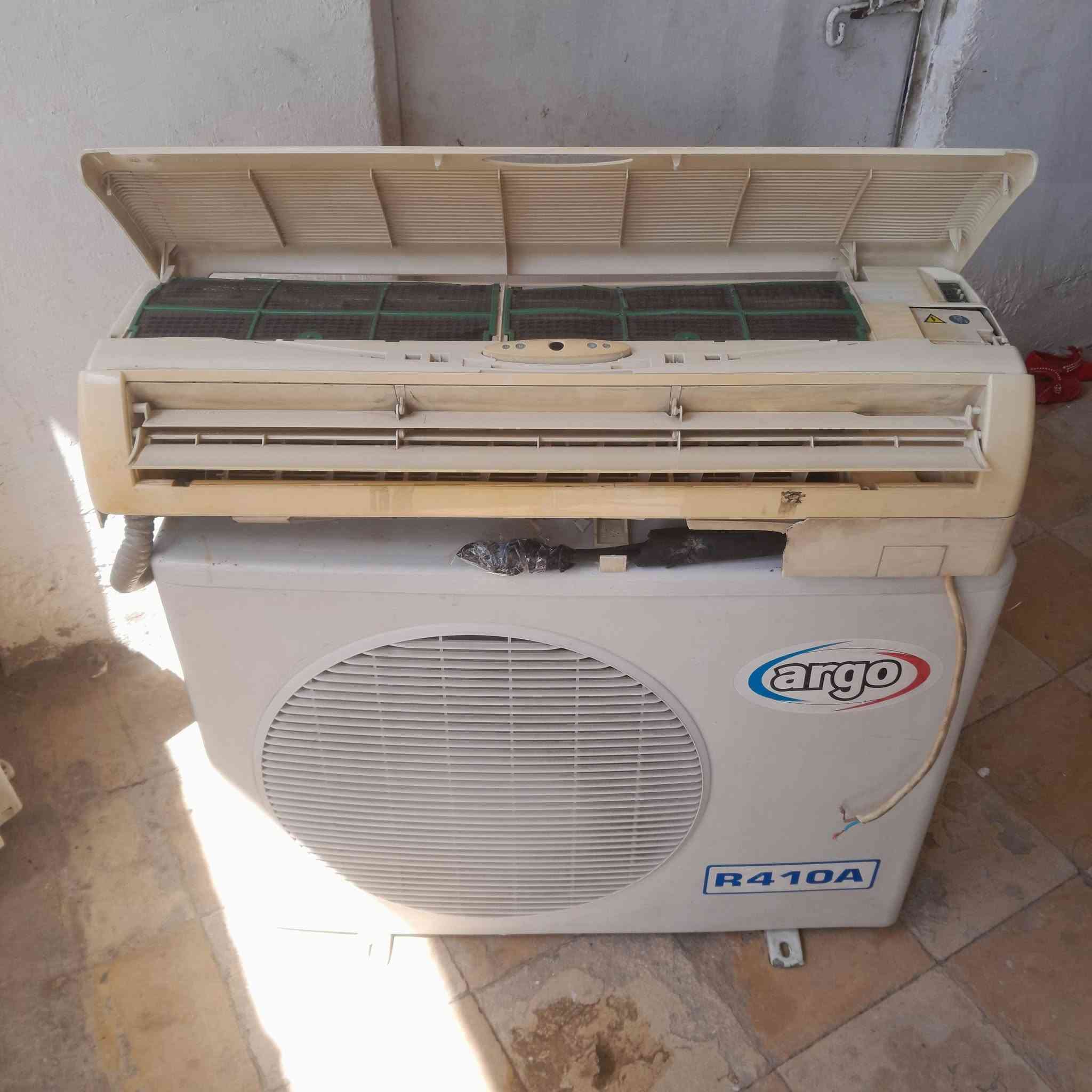 سبلت توسات طن نظافه ميه بلميه السعر ٢٧٥ سبلت ارجو نظافه كامل غازهن مال شركه ١٧٥ ميز تلفريون تركي اخو جديد السعر ٧٥ العنوان الحريه ***********
