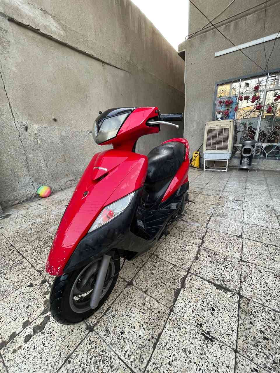 للبيع تفاصيل أكثر *********** او راسلني سعرها 400 وبيها مجال حك الجيه

