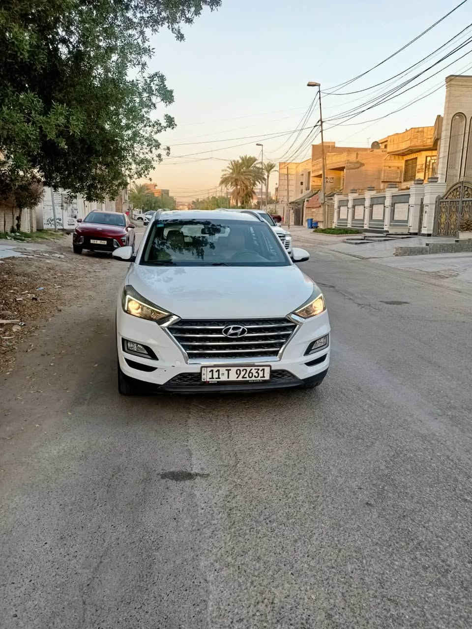 HYUNDYI TUCSON(وكالة القاصد)
الموديل :-2019
عداد المسافة :-70000 كم
حجم المحرك :-2000 doch 
لوحات التسجيل :- بغداد بأسمي سنوية مجددة 2029 
المواصفات :-
1- بصمة ابواب وصندوق وتشغيل
2- نظام ترحيب عند الاقتراب
3- كرسي السائق كهرباء
4- كشنات جلد
5- شاشة اصلية +كامرا خلفية
6- اريل نفكيتر
7- شاحن واير ليس 
8- وبقية المواصفات الاساسية .
السعر :-18000$ بيه مجال جدا جدا بسيط
العنوان :- شارع فلسطين - حي المهندسين
للتواصل :-***********
السيارة مكفولة من الحادث والبارد والصبغ

