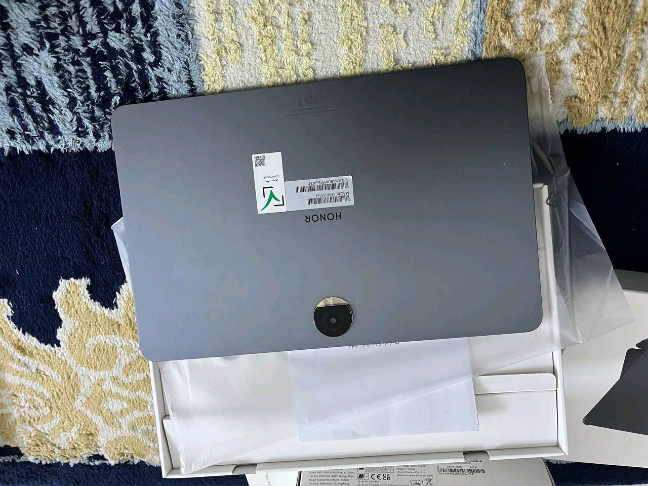 ايباد هونر باد 9 
ذاكره 256
والداخليه 16
ايباد نضيف اخو الجديد مستخدم 5 اشهر فتره دراسه فقط شحنه حلوه ميصرف شحن ابد 
مواصفات فول يشغل جميع الالعاب وكُلش مفيد بلدراسه نضيف 100%
السعر 500 وبي مجال 
واتساب: ***********
واتساب: ***********