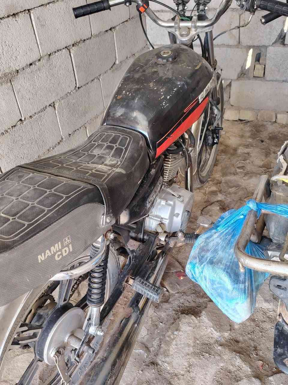 سلام عليكم سيفان للبيع نضيفه ما مفتوحه بلاديه السعر 450بيه مجال ***********
