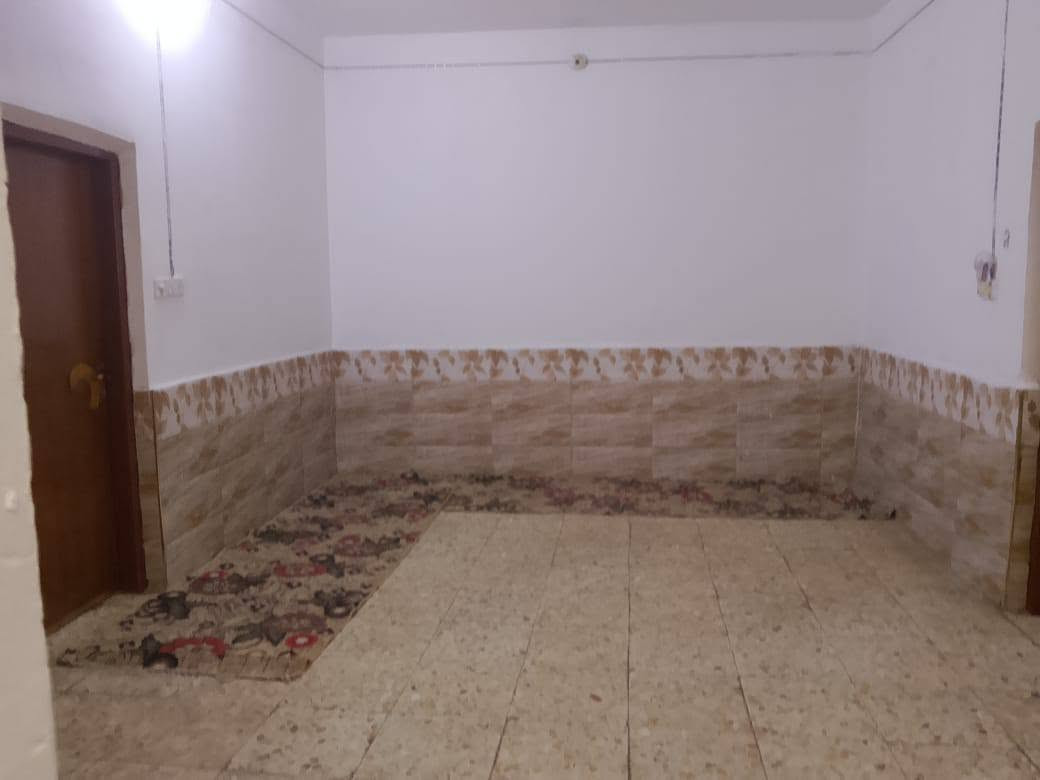 🏠 للبيع دار سكن زراعي – حي الأمين
📍 الموقع: حي الأمين، مقابل حسينية سفينة النجاة

📐 مساحة الدار: 200 م²

📜 السند: 25 مداور مباشر باسم المشتري

🚗 يبعد عن الشارع العام: حوالي 60 متر

مواصفات الدار:

🔹 بناء طابوك عگادة

🔹 غرفتان، مساحة كل غرفة 5 × 4 م

🔹 براني 6 × 4 م

🔹 مطبخ 6 × 4 م

🔹 صالة 6 × 4 م

🔹 صحيات داخلية وخارجية

الخدمات:

✅ ماء

✅ كهرباء

✅ شارع مقرنص

✅ كافة الخدمات متوفرة

📞 للاستفسار والمراجعة:

مكتب الضامن – قضاء السنية للعقار

📍 الشارع التجاري، مقابل منفذ المعرفة

☎️ ***********

☎️ ***********

نص مكتوب في الصور:
- 9:48 ص
- أنت
- 14 سبتمبر، 5:51 م
- رد