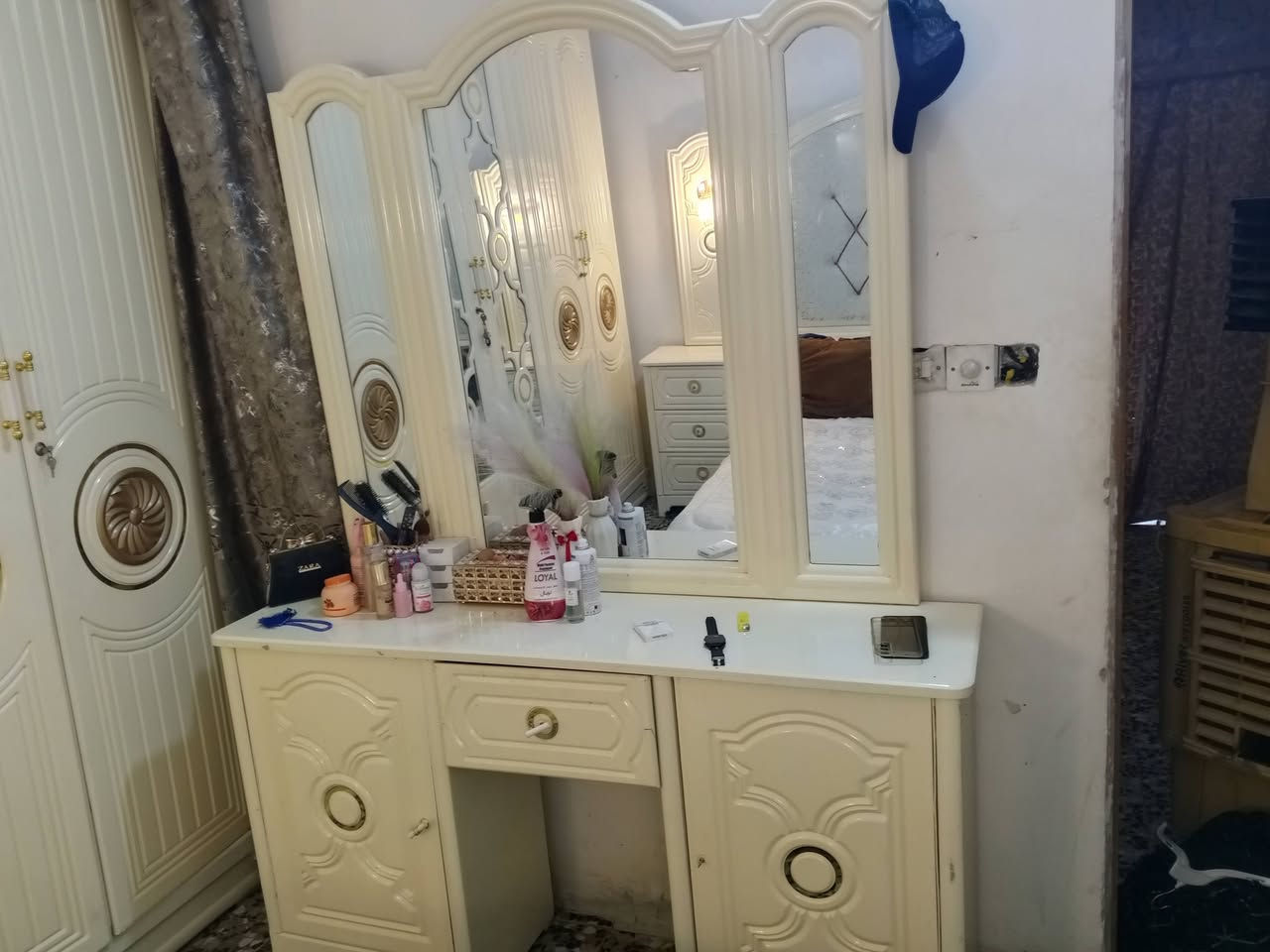 سلام عليكم غرفه تصميم تركي صناعه عراقيه شر900 وبيه مجال بسيط ***********

