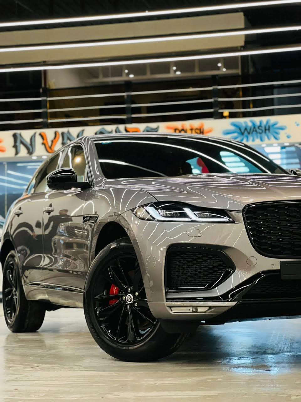 السلام عليكم
الوحش الإنكليزي للبيع 
جاكوار f-pace وكالة سردار 2024 
مكفولة كفالة عامة 
داخل احمر 
فول مواصفات  
R dynamic 
مغلفة PPF 
اربع رادارات 360  
دخول ذكي ٤ ابواب 
مقاعد كهربائية 
تدفئة مقاعد 
سقف بانوراما 
اوتو بريك 
٦ أنظمة قيادة 
نظام تنقية الهواء 
 Auto hold
‏Navigation  
وبعد بيها مواصفات هوايه 
ماشية 21 الف كيلو استعمال قليل جداً 
السعر 460 ورقة وبي مجال 
مكان السيارة بغداد اليرموك 
***********
