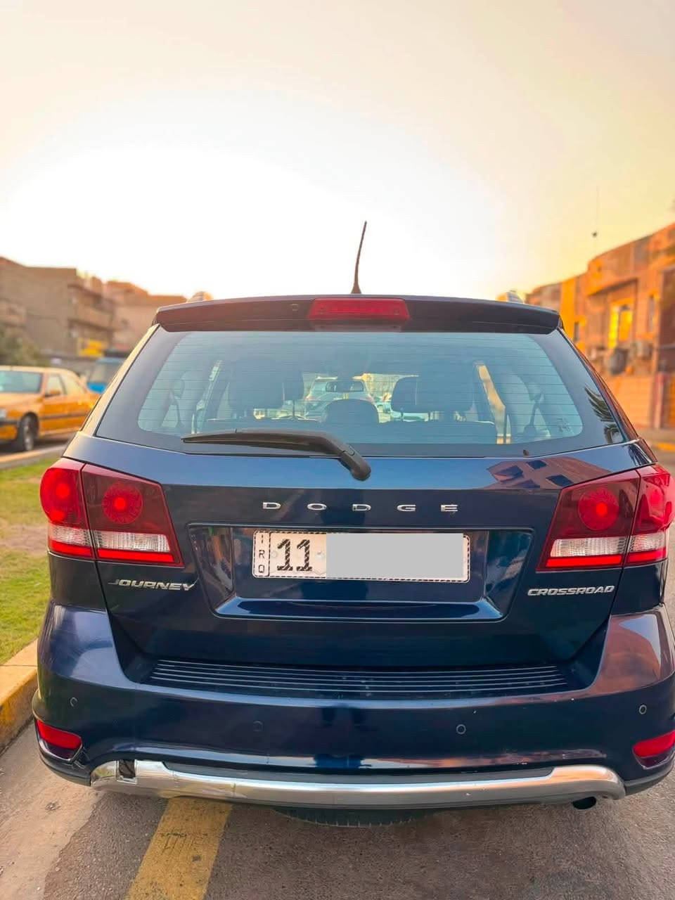 السلام عليكم 

دودج جورني كروس رود 2019  
| Dodge Journey Crossroad

🔹 الموديل: دودج جورني كروس رود 
🔹 اللون: كحلي
🔹 المحرك: 2400 
🔹 الماشي: 75 الف ميل
🔹 الوارد: امريكي
🔹 الضرر: صبغ جاملغ يمنه ومباوكين شويه من الباب
        موضح بالصور
🔹 الإيرباك: سليم مطاك ولا ايرباك

⭐ المواصفات:

• شاشة
• كاميرا خلفية
• حساسات خلفية
• تحكم بالمقود
• مثبت سرعة
• تكييف
• مقاعد جلد
• تحكم كهربائي بالمقاعد
• إضاءة ضبابية
• جنوط
• بصمة
• دخول ذكي
• مرايا كهربائية
• زجاج كهربائي
• سنتر لوك
.ثلاث قطع تبريد
. سبعه راكب

💰 السعر: 135 مرقم بغداد وبيها مجال
📍 الموقع: بغداد حي القاهره
📞 للاستفسار و الاتصال : *********** تحياتي
