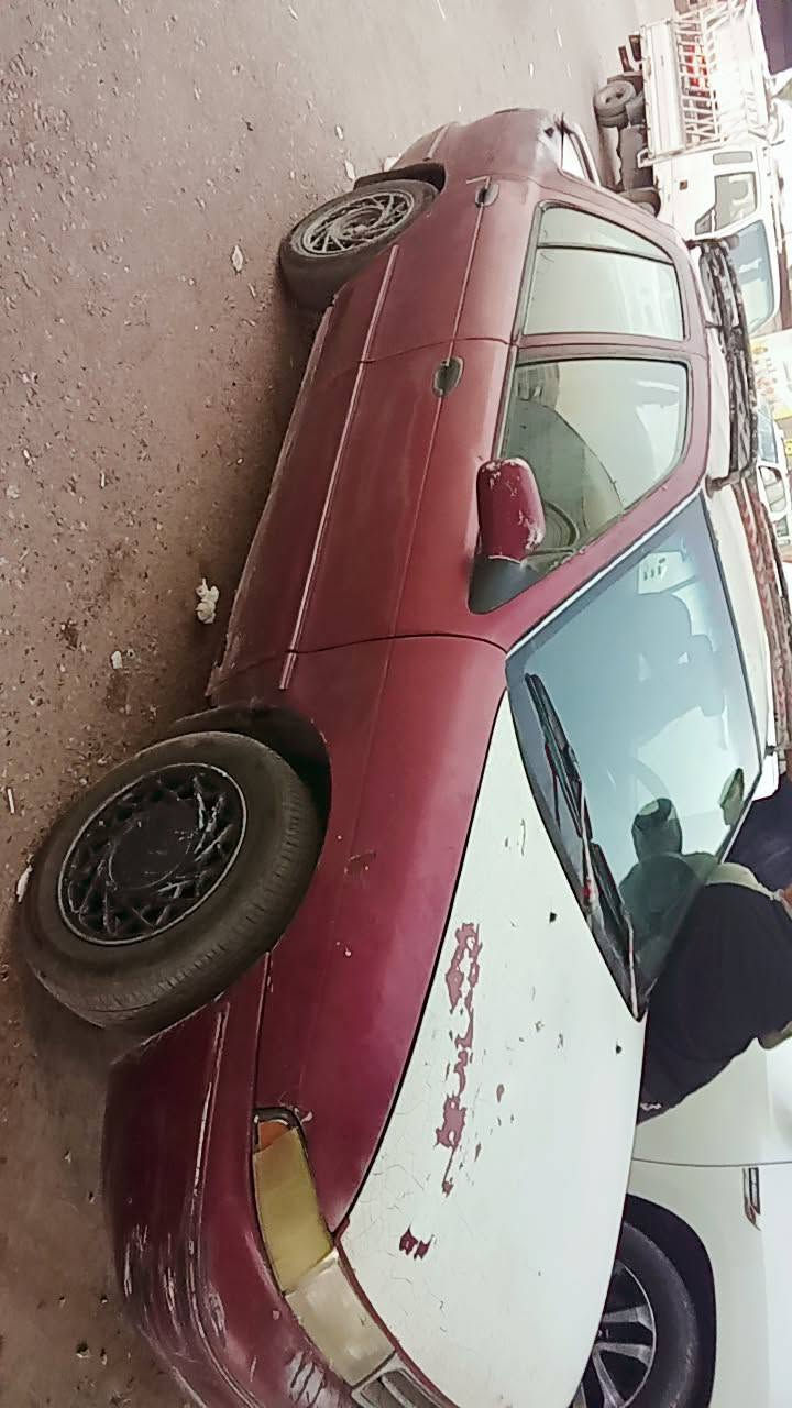 سلام عليكم سياره سيفيا موديل93ماروني كير ومكينه خير من الله محوره كير ومكينه كورله بيكاتشو  وتوماتيك رقم انبار نكليزي سنويه ل27ياله تسغط السياره باسمي تحويل ثاني يوم السياره بس تشغل وتمشي لسعر 26وبيه مجال بصيط *********** بيه وتساب فيس ما متواجد  من رخصت لادمن.
