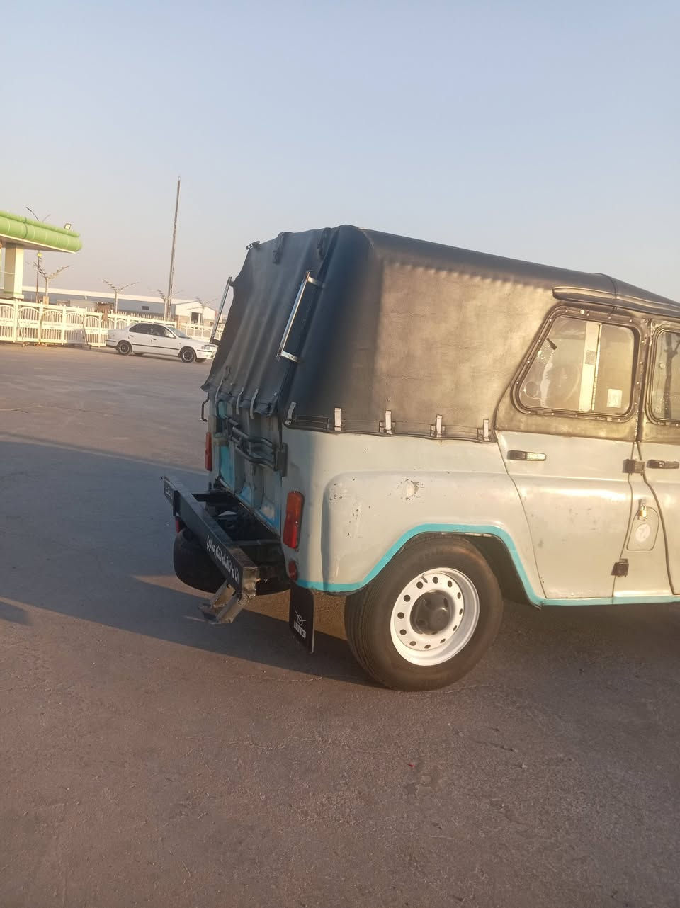 السلام عليكم واز 200للبيع السياره مكفوله كير مكينه محرك اكسن فاره شاصي دوشمه كهربايات براويز سلايت سياره كبل لشارع ***********
