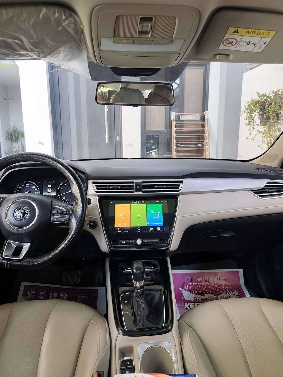 للبيع | MG5 Luxury 2022 (أعلى فئة💯) 💙 لون مميز ونادر 
سيارة شخصية بحالة ممتازة جدًا، استخدام هادئ ونظيفة من الداخل والخارج.
✅ موديل: 2022
✅ الفئة: Luxury (أعلى مواصفات)
✅ الممشى: 55,000 كم فقط
✅ اللون: أزرق مميز مع داخلية بيج
✅ فتحة سقف بانوراما
✅ تدفئة مقاعد امامية 
✅مقاعد كهرباء 
✅3 انظمة للتحكم بالستيرن
✅ تشغيل بصمة ودخول ذكي
✅ شاشة كبيرة + Apple CarPlay / Android Auto
✅ كاميرا خلفية+كاميرات 360 + حساسات امامية وخلفية 
✅ هاند بريك إلكتروني + Auto Hold
✅ مثبت سرعة
✅ جميع المواصفات الوكالة
بيها كم شخوط بسيطة اني ممصلحها لان متأثر
بس مكفولة من الصبغ والبارد والحار 
السيارة جاهزة للاستخدام، وما تحتاج أي مصروف، والحمد لله نظيفة جدًا.
💰 السعر المطلوب: (97 💸)  (قابل للتفاوض بالمعقول بعد المعاينة). 
📍 بغداد
للاستفسار أو المعاينة، التواصل على الخاص أو الاتصال. ***********
**رجاءً، للجادين فقط.**
