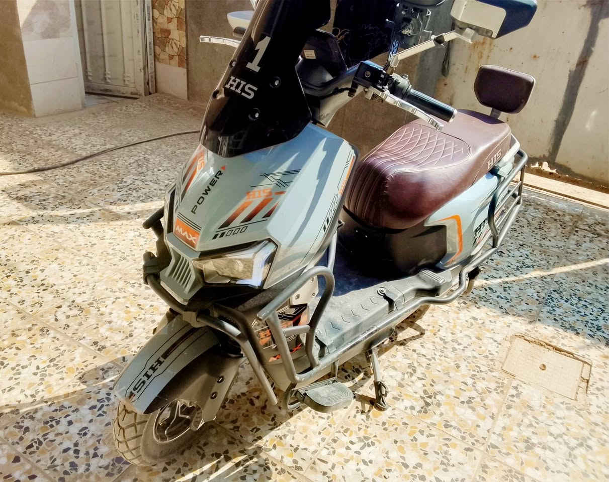 دراجه صاعقة من شركه HIS فول مواصفات كامله مكملة
6,, بطاريات ممتازه ✨
ملفها،،،3000 حقيقي
4،،سرع 
سرعتها ،،100 حقيقي ✨
نضام بارك
نضام P  بگ 
انذار سرقه 
بريكات بلمكان امامي + خلفي 
لايت عالي +ناصي 
اشارات يمنه + يسرى 
تمشيك 70 كيلو متر 
ملاحظه/ اني ماخذه ب مليون و 350الف وصل الشراء موجود ..
اني رايدهة ب 950 الف أو بيها مجال بسيط 
كامله مكمله مثل ما ذكرت فوك 
رقمي /*********** واتساب فقط
