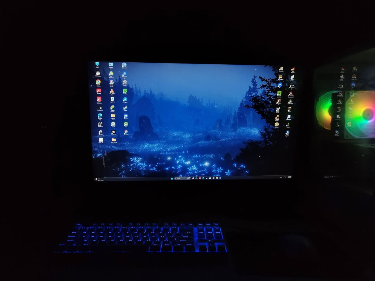 Pc مستعمل
السلام عليكم ، للبيع بيسي مستعمل استخدام خفيف اقل سنة ، 
المواصفات
Rx 9060 xt 16gb sapphire pulse 
r5 5600x ( tray )
b550m-d
32gb (16x2 ) ddr4 3200mh
m.2 NVME 512gb
psu 650 watt gamemax
Case 4 FAN Darkflash 2100 + Assassin X Fan
Windows 11 pro اصلي
Msi mag 180hz 2k 0.5ms ips الشاشة
+ Ups online Falcon 1kv يوبي اس اونلاين عملاق وعليه ضمان سنة كاملة 
+ ماوس ريدراجون m916 king pro لون ابيض
+ كيبورد k552 kumara لون ابيض
+ سماعة هايبر اكس كلاود 3
وتجي ويه البيسي ادابتر وايفاي 6 وبلوتوث وتجيك القطع كاملة وي الكراتين مالتهن الاصلية واذا تريد تشوفهن وتفحصهن قبل لاتشتري 

للتواصل على هذا حسابي او واتساب ***********
السعر مليونين ومكاني الحله ويتوفر توصيل
