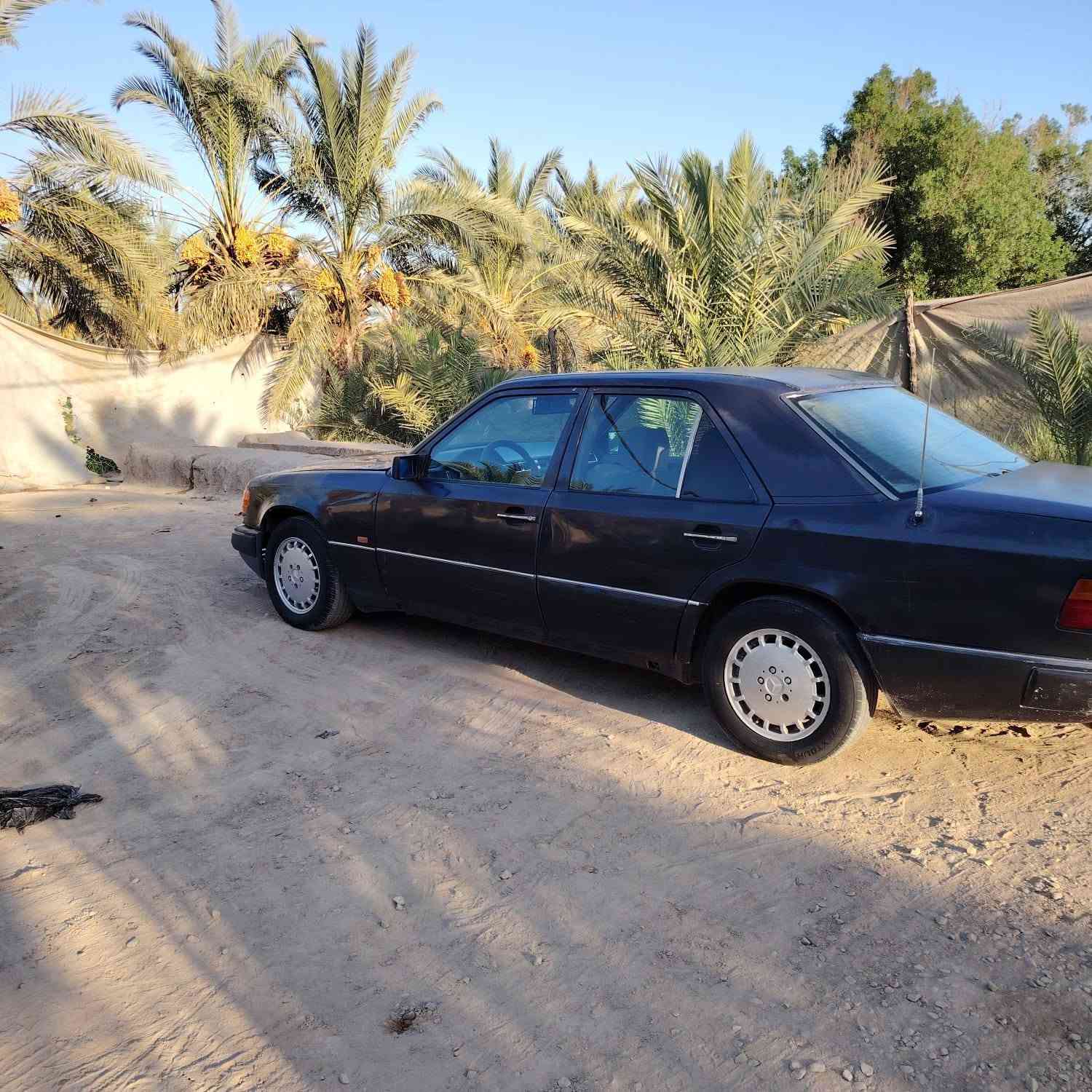 السلام عليكم مارسدس دب موديل 92 مكينه 3000 VVT بيها صوت براص تبريد شغال كير  حداديه كفاله بيع او مراوس  السعر 33 وبيها مجال سياره بلاديه مامصبوغه فقط جراد للستفسار ***********
