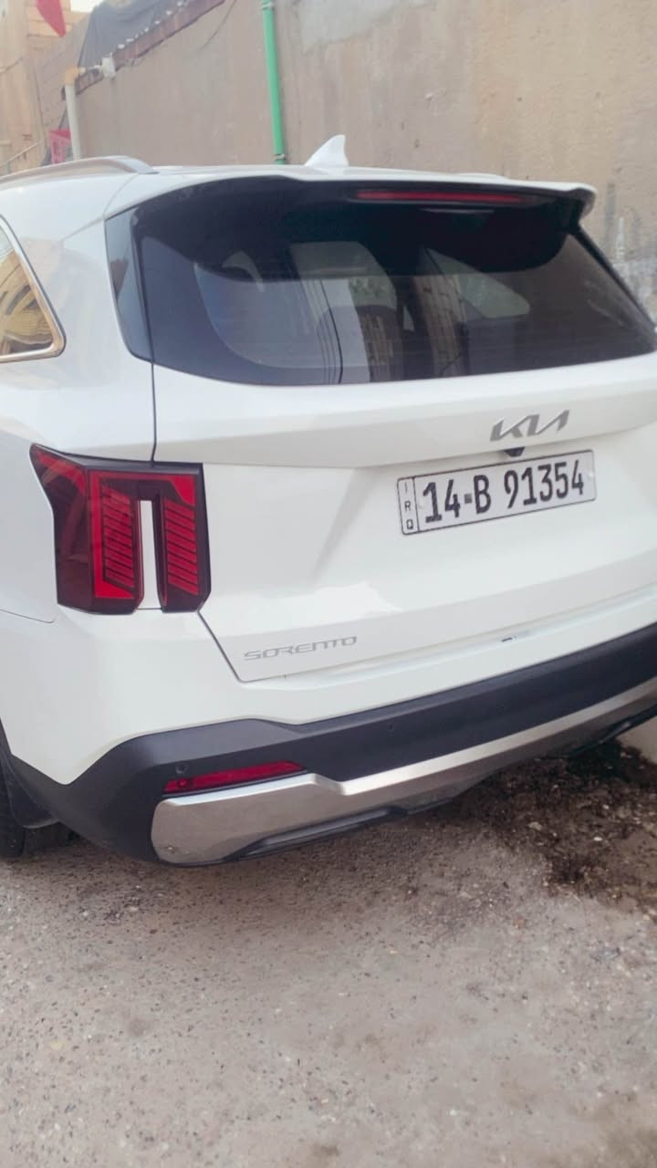 2024 Kia Sorento · Suv · المسافة المقطوعة: 45000 كم

سلام عليكم سورنتو 2024 السياره بسمي بعدهه بل  ضمان السياره بيها بيدار كد شبر  بل باب وضربه بل جاملغ خفيفه عنوان السياره بصره للاستفسار ***********السعر 280وبيها مجال البصرة, العراق
