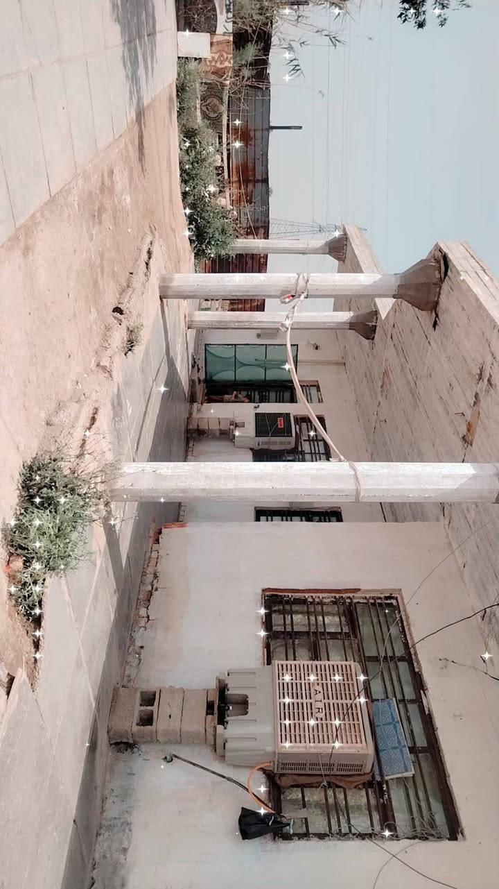 السلام عليكم دونم للبيع يحتوي على ٣ بيوت ومضيف معزول مع الخدمات العنوان الاصلاح مقابل بوب الشام خلف مرطبات كريم سفيح سابقا
يم الشركة الاستفسار التواصل على الرقم ***********  موجود وتساب
