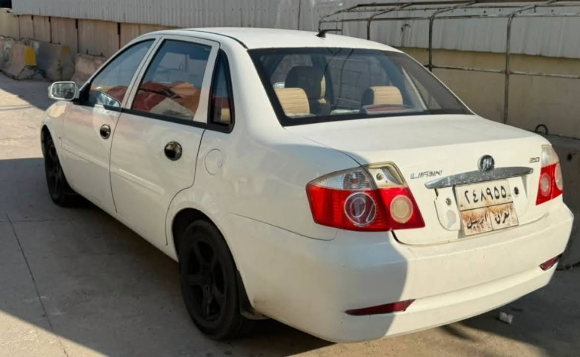 2012
بلاصبغ بلادعم 
غرامات200$ينزل من سعر 
سعر 33ومجال
***********
