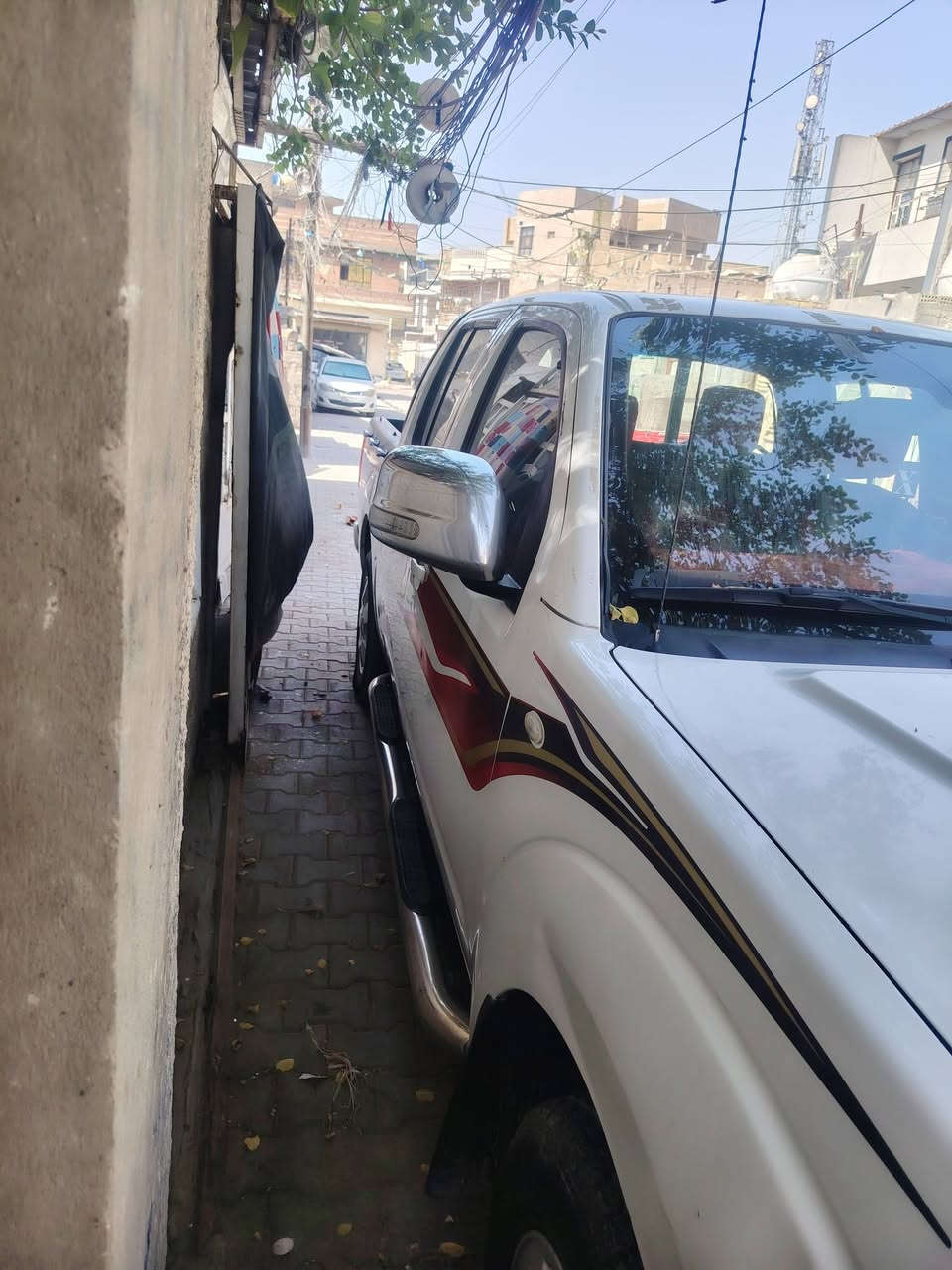 بيكم نيفاره موديل12 السياره جاهزه نقص برغي مابيهه بأسمي تحويل ثاني يوم سنويه نهايه 35 هزه جديده السعر 110 وبيهه مجال مكاني بغداد الشعب ***********
