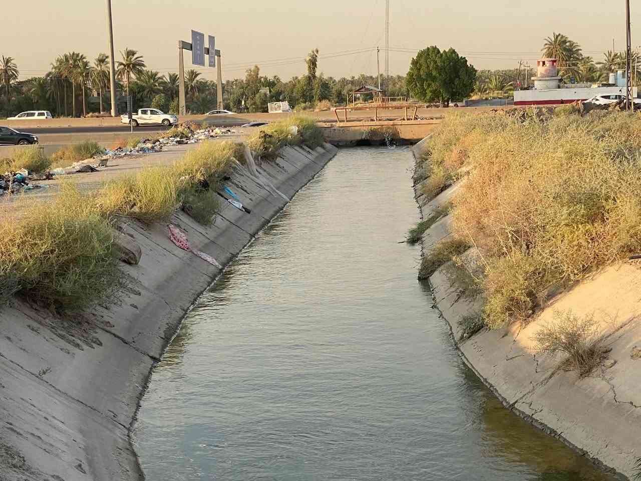 دونم تجاري مع منزلين على طابو المحموديه مقابل الدولي يتحول باسمك
دونم ركن طابو زراعي سند 25  على ثلاث شوارع تحيط به ومقابل نهر اروائي يحتوي على وحدتين سكنيه متجاورة وحديقة من جهتين جاهز لمشروع تجاري او صناعي او سكني نافذ على مدخلين من الدولي  

مساحة المنزل الاول / 200م

مساحة المنزل الثاني/ 200م 

الموقع / بغداد اتجاه سريع الجديد مقابل مفرق السريع الدولي كما يبعد دقائق عن الطابقين كامل الخدمات واصله خطين ماء وكهرباء 

***********

***********
