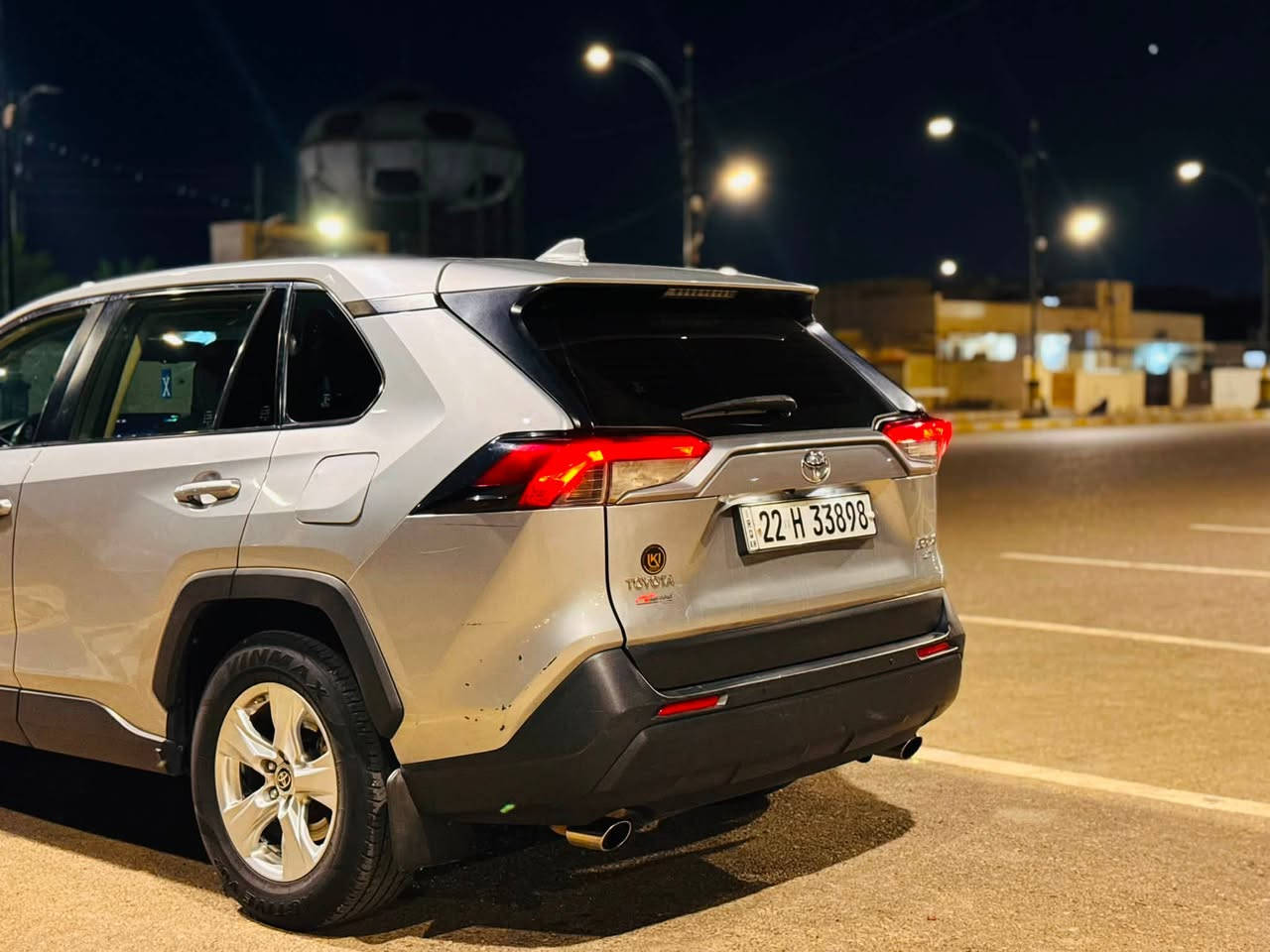 السلام عليكم
لــلــبــيــع تويوتا راف فور | TOYOTA RAV4 
سنة الصنع : 2020 
نوع الضرر : مكفولة كفالة عامة 
الـــوارد : خليجي 
حجم المحرك : V4–2500cc تنفس طبيعي
ناقل الحركة : اوتو 8 نمر 
الـــــســــعـــــر : 22.300$ وبيها مجال 
للأستفسار : ***********
