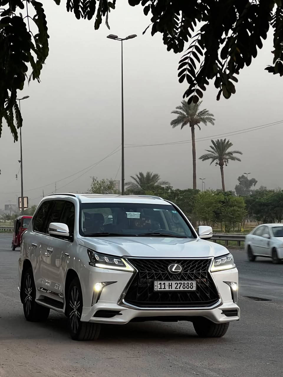 السلام عليك👋🏻👋🏻👋🏻
للبيع 

LX570 لگزز بريم 

سنة الصنع:2019 

خليجي 

عداد المسافه:110000 KM

ثلاث 3 قطع صبغ جاملغ امامي وجاملغ خلفي وباب

والباقي كفاله عامه 

كير محرك شرط 

الملكيه:بأسمي شخصياً 

سعر السياره 53000$ 

مكان السياره:بغداد الرصافه

للاتصال

***********

***********
