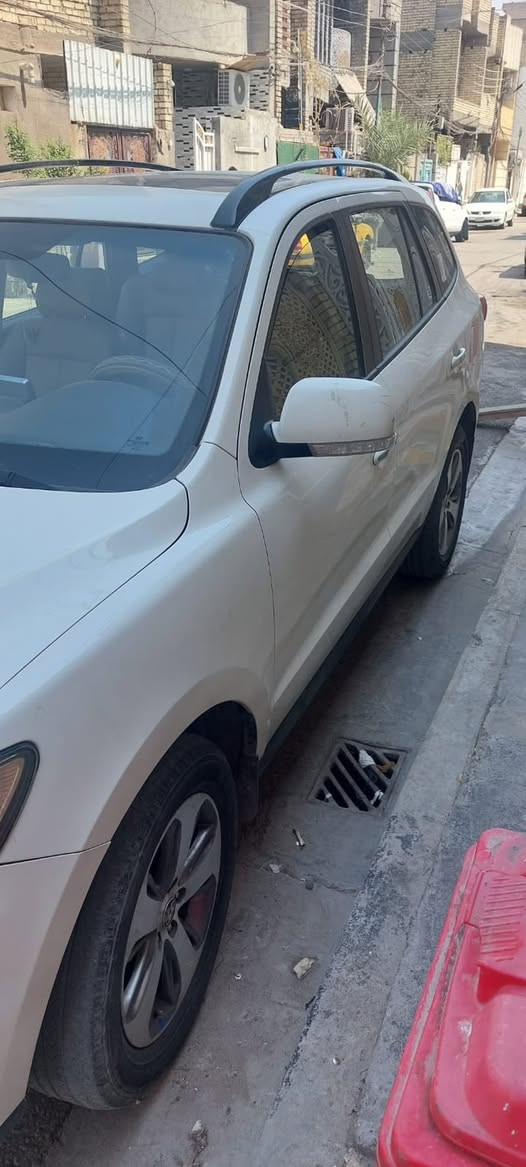 سنتافي خليجي٢٠١٢
ماشي ٢٥٠ الف كم
٦ سلندر / ٣٥٠٠
رقم بغداد / الرقم الجديد / باسمي
المواصفات
بصمة تشغيل / بصمة ابواب / تبريد ثلاث قطع / فتحة سقف / تحكمات كاملة / شاشة عمل / كشنات جلد / كشن السائق كهرباء / ٧ راكب / وبيها مواصفات بعد اكثر
السيارة كير محرك حدادية سليمات عندك فحص وتتاكد
الضرر / الجاملغ الايمن مصبوغ وبي معجون ربع 
الجاملغ الايسر فقط صبغ وشوية من الباب 
البقية مكفولات 
مكان السيارة بغداد 
السعر ١٤٠$ وبي مجال وعندي سونار للسيارة راسلني وادزلك علخاص وتدلل 
رقم الهاتف / ***********
