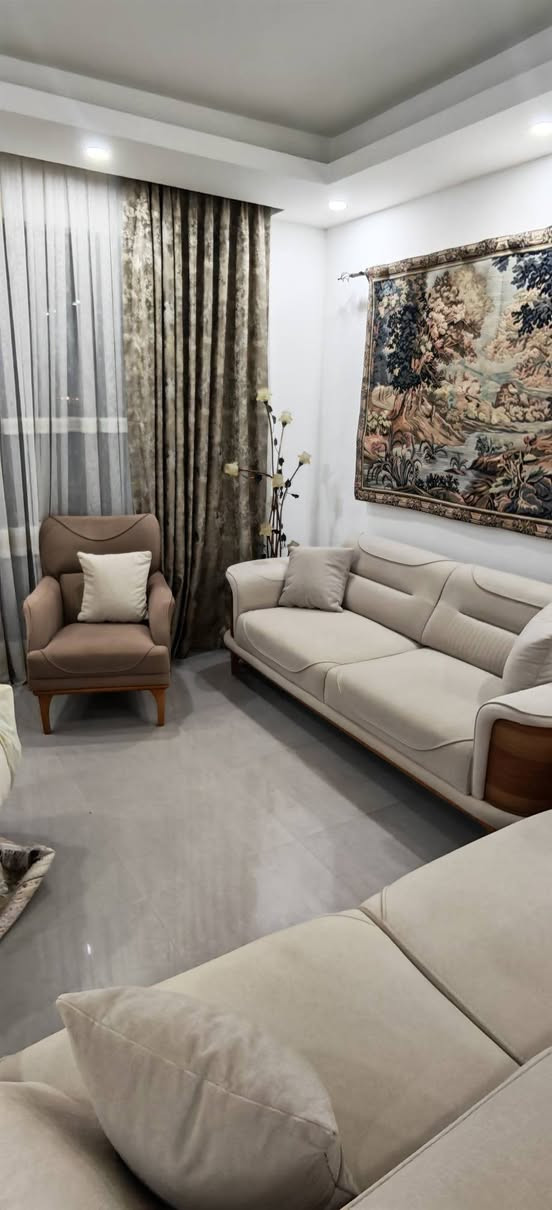 🛋️ طقم قنفات تركي فاخر للبيع
قنفات عدد 2 + كراسي عدد 2
🇹🇷 تركي | خشب طبيعي | جودة عالية جدًا 
✨ نظيف وحالة ممتازة

💰 السعر: مليون دينار — غير قابل للتفاوض 📍 بغداد
📩 ***********
