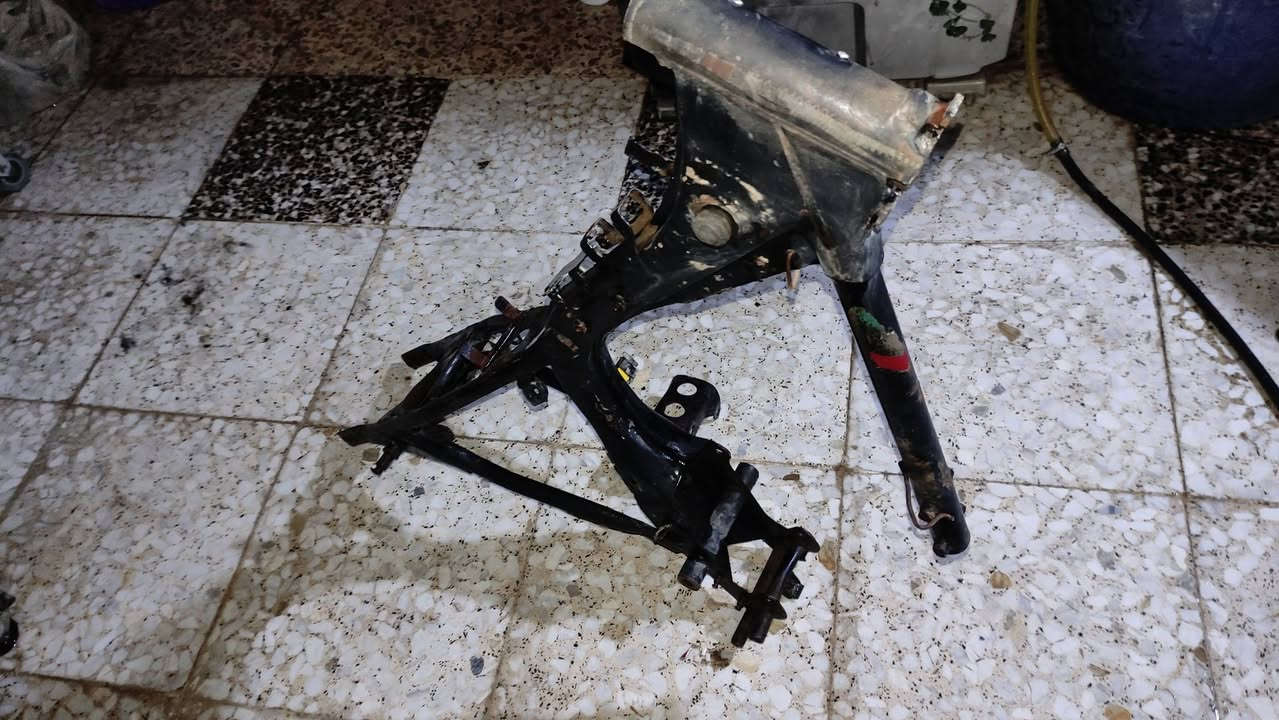 السلام عليكم شاصي للبيع مال اربعة كير السعر 65وبي مجال بسيط مكاني بغداد مشتل متواجد واتساب ***********
