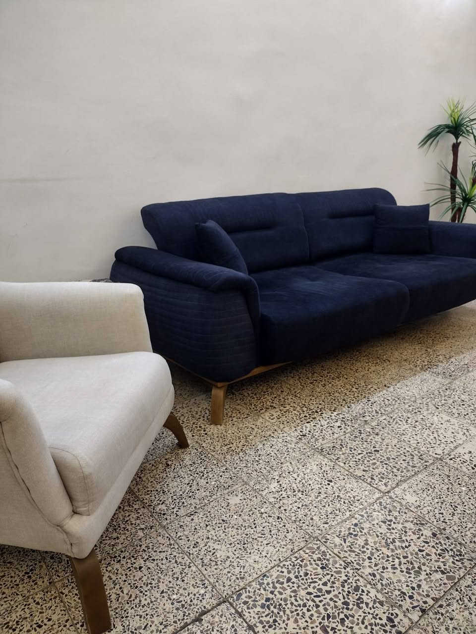يالله 🛋️ تخم قنفات 10 مقاعد للبيع

✨ جديد جداً
✅ بدون أي ضرر أو عيوب
💰 السعر: 700 ألف دينار 
📍 بغداد – السيدية
📞 ***********
