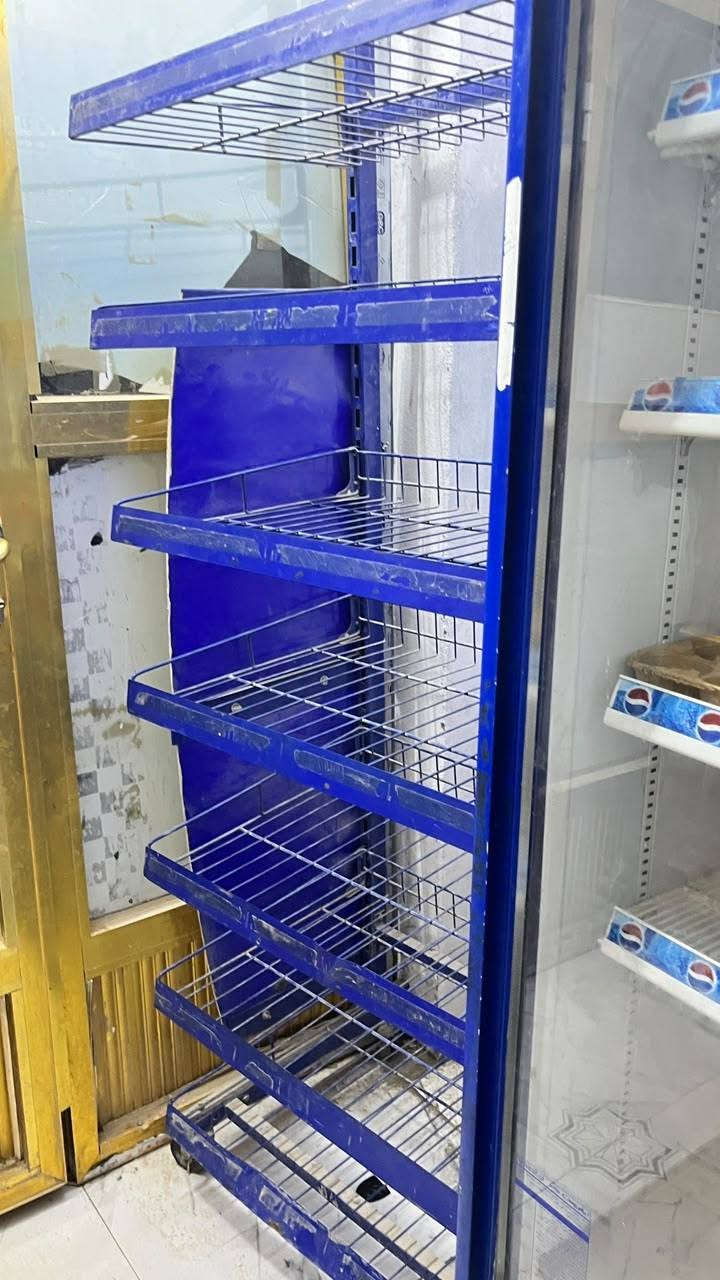 أغراض محل كامل للبيع عارضات 2 مجمدات 2 عارضات جبس 2 رفوف عدد 45  وحده من المجمدات عاطله
9 أمتار
الزبير الشمال
***********
