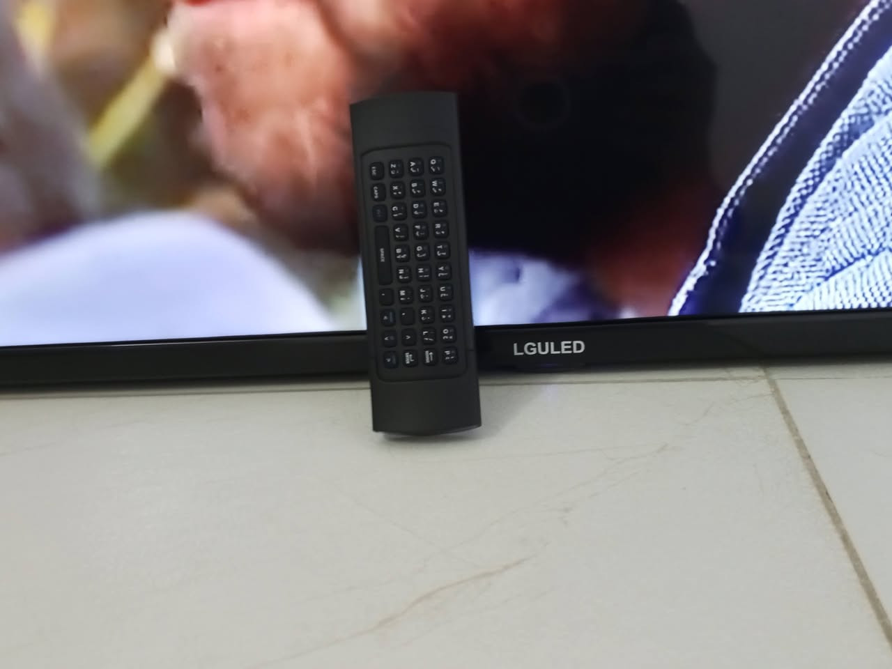 سلام عليكم عدي شاشه حجم 55 فول موصفات ام نت اسمه  LGULEDنضيفه للبيع سعر 300 و بيه مجال بسيط العنوان الشعله رقم ***********
