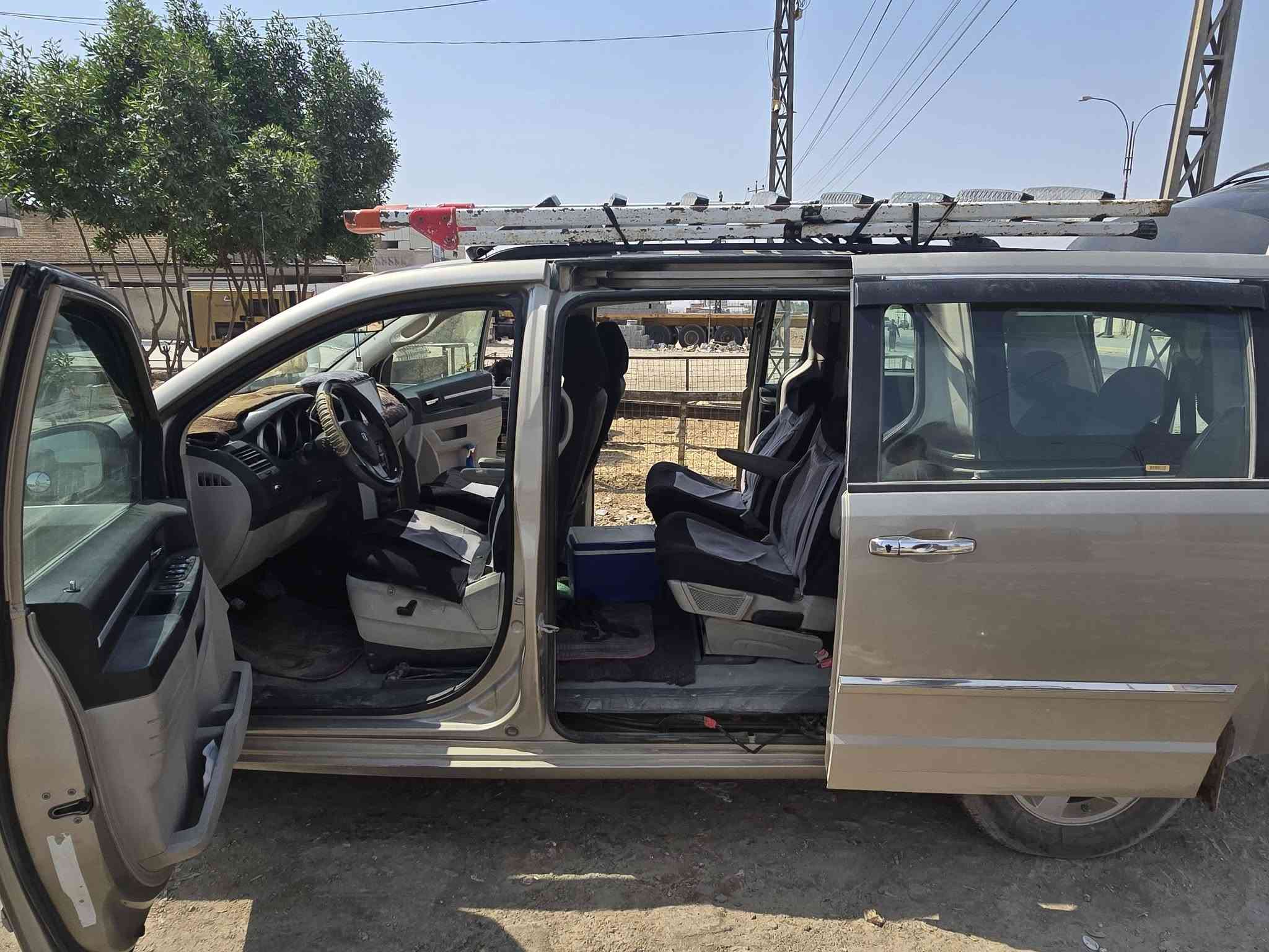 السلام عليكم
دوج كرفان ٢٠٠٩ 

محرك 3800 مكفول

حادثها جاملغ خلف السايق وراجع ع البارد 

تبريد ثلاث قطع

تخم تاير جديد باتري جديد 

***********
السعر ١١٠ وبيها مجال
مكان السياره النهروان
