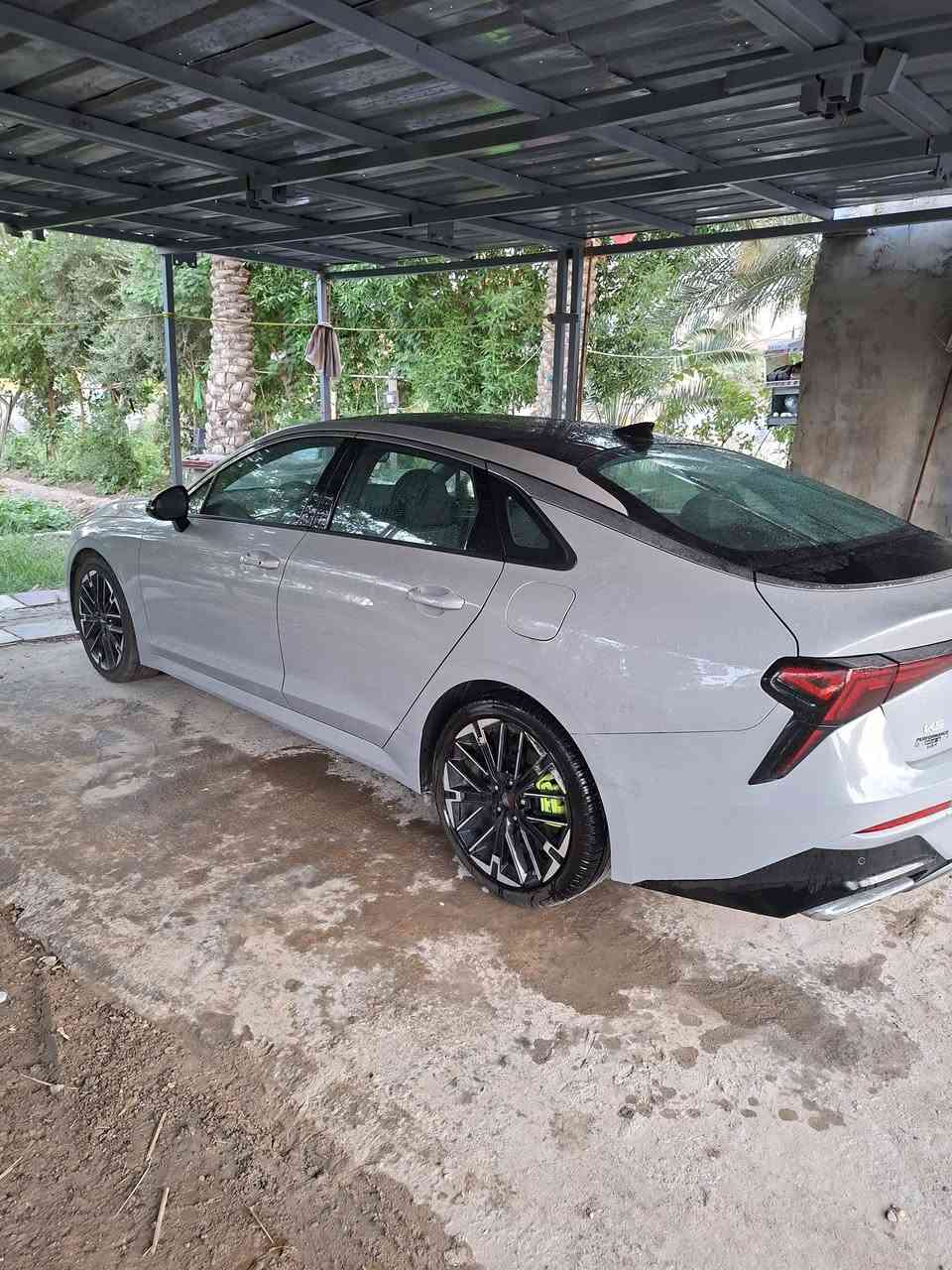 موديل 25 ماشيه ١٦ الف بدون ارباك بدون تبديل اي قطعه وصبغ فقط هذا حادثه وراجع بارد  ***********
