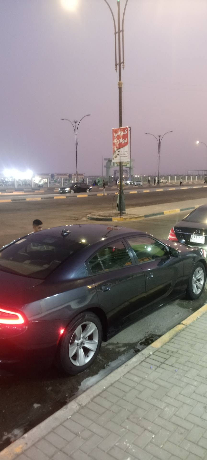 جارجر 2016 معلايه 2020 بها صفحه كلير ماكينه 3600 السياره فول عدل فتحه جاهزه ماكينه جير حداده تبريد كلها جديده رقمها ذي قار الجديد والسياره بالبصره السعر 135 وبيها مجال رقم الهاتف ***********
