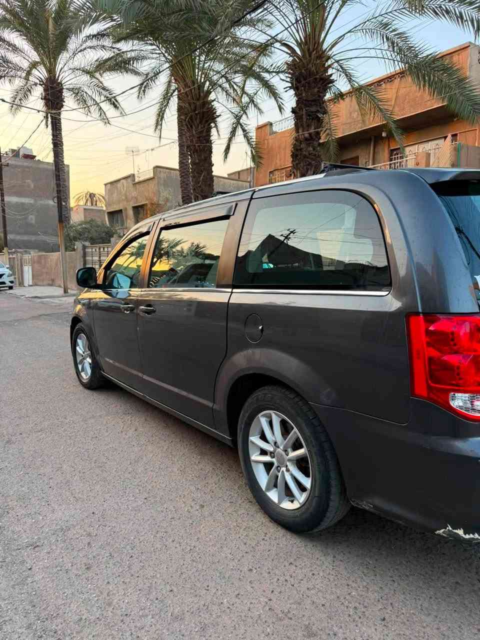 السلام عليكم
دوج كرفان مديل 2019 sxt للبيع مستعجل
ماشيه 102 الف ميل
بيبان كهرباء 
كشن السايق كهرباء 
جنطة كهرباء
تشغيل عن بعد
السونار مالتها موجود بلمنشور
السياره بأسمي مكاني بغداد 
السعر 147
رقمي ***********
