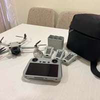 للبيع درون مني ثري سمارت كومبو  ثلث بطاريات ريموت شاشه الدرون اخو الجد...