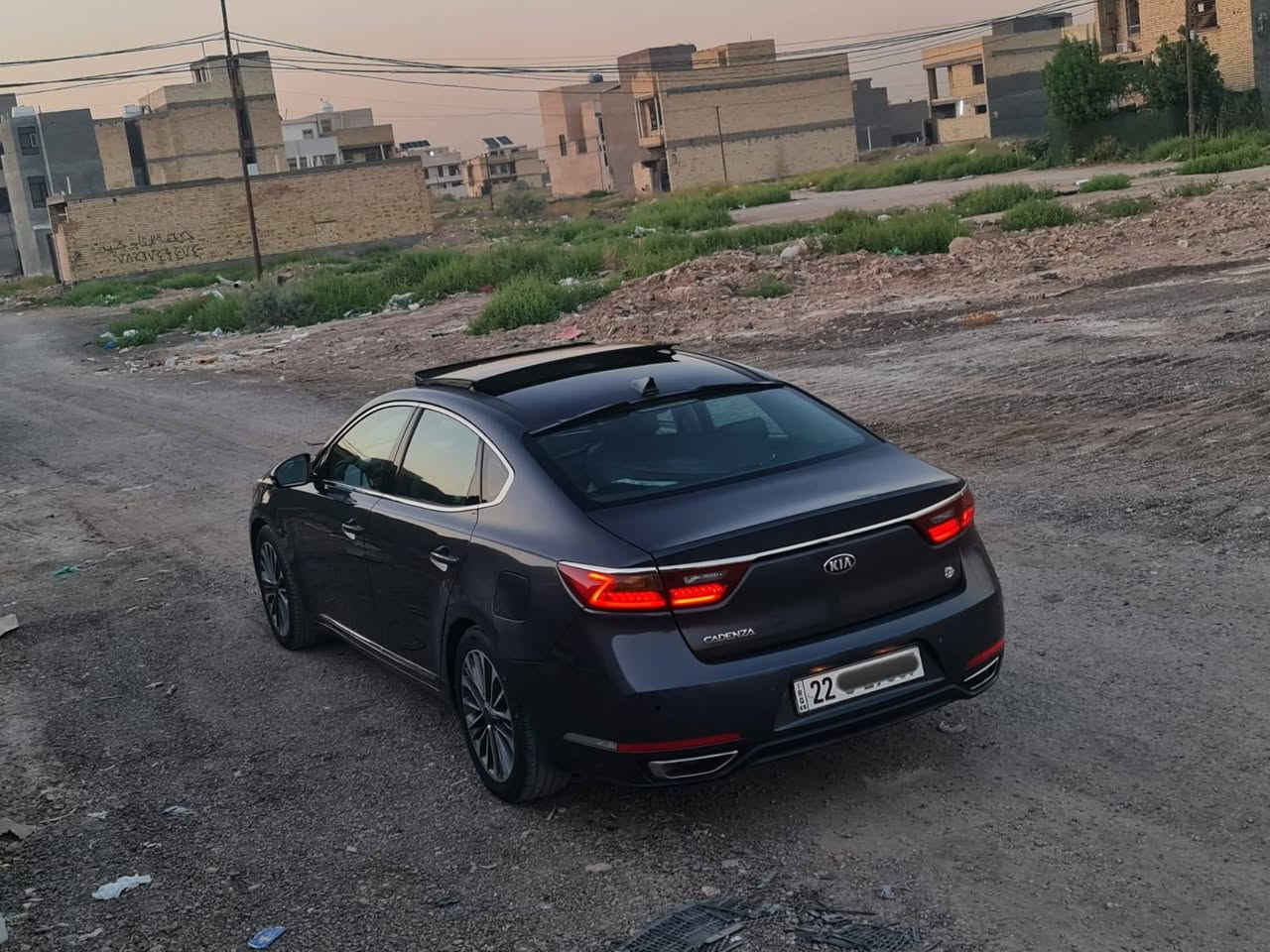 السلام عليكم 
كادنزا 2017        بيع او مراوس  بجارجر  
رقم اربيل 
امريكي صور حادث مرفق بالمنشور 
ماشيه .100حاليا 
سعر 155 بيها حق الجيه 
بالعراق بيها جاملغ وبنيد بدون دواخل حلوه السياره 
مكان بغداد شهداء السيديه ‏‪***********‬‏
