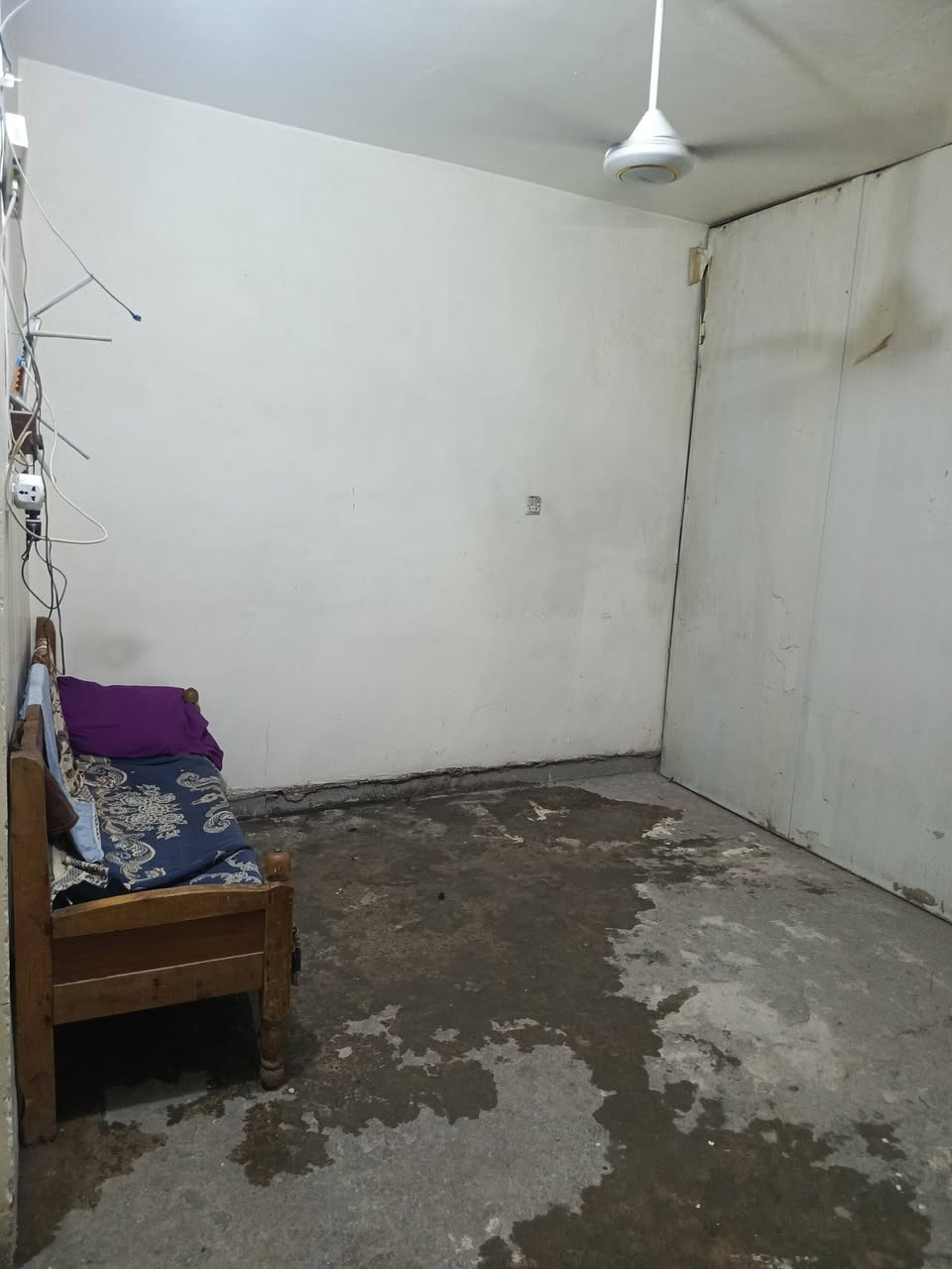 بيت البيع مساحه ميه طولانيه دوانب بشارع بيت موزان ‏‪+9647725532548‬‏
