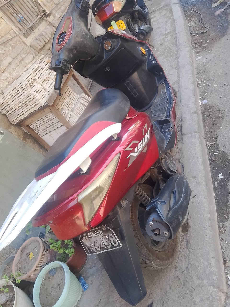 سكنس نواقصها قليله قبغ هدر وباتري وضمان المحرك السعر 150 الف قفل لحد يعاملني ***********
