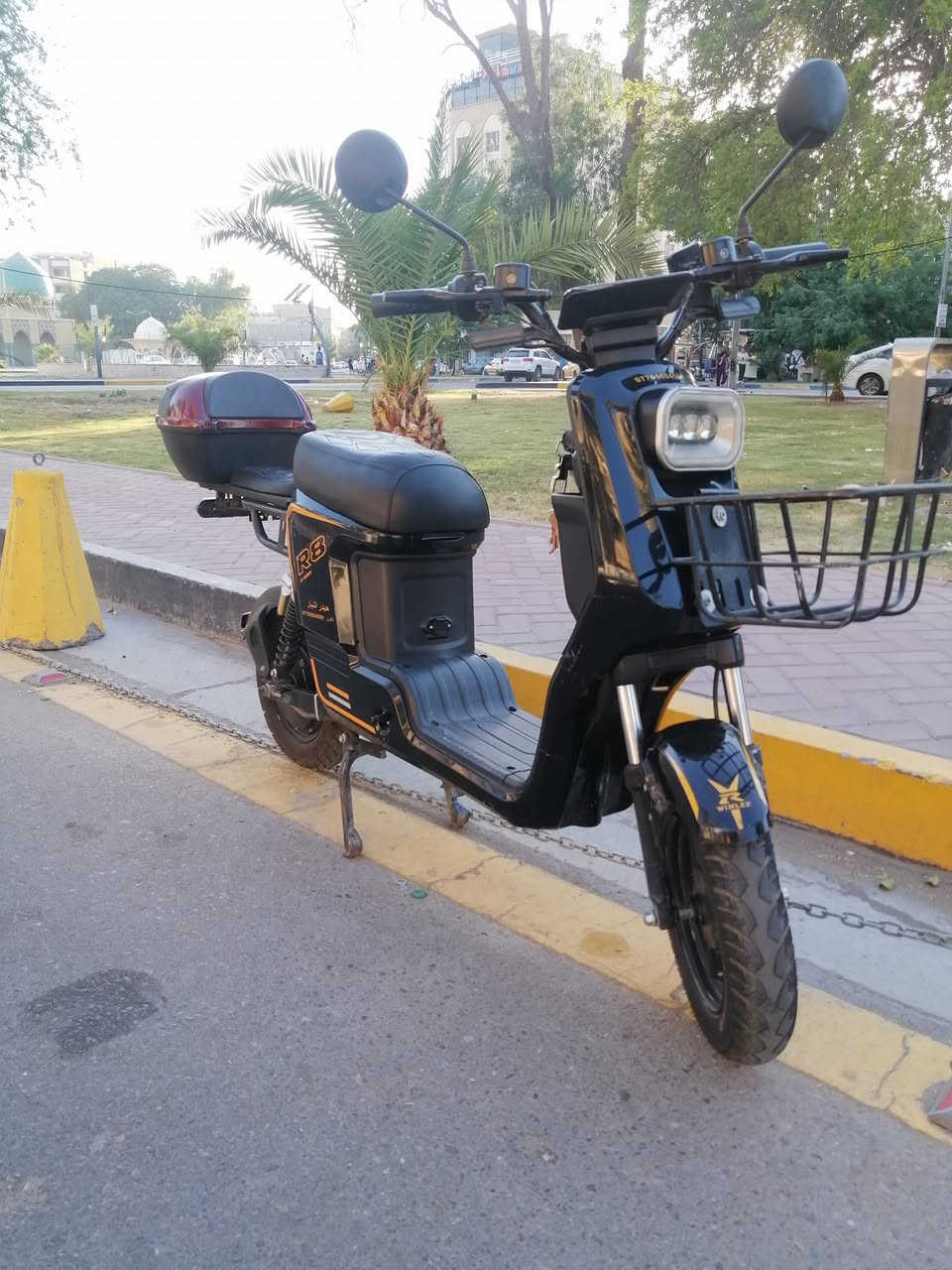 السلام عليكم
R8
60vخمس بطاريات
32امبير
بارك عند الوقوفP
رجوع الى الخلفR
بلوتوث، شاحن موبايل، ستاند
الدراجه بحالة جيدة
مكاني الاعظمية
ب٣٥٠ وبيه مجال قليل للشراي
*********** موجود واتساب
