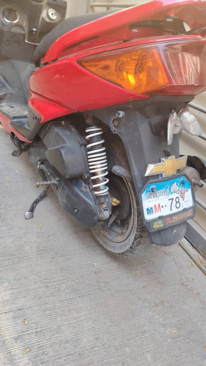 سكنس فحل كابريتر 🏍️
مكينه حلوه معدل وشلعه  👍
كلجات امامي خلفي كله تمام ✌️
باتري جديد ✅
كهربائيات دشبول اناره اشاير كلها تشتغل 🎖️
بريك امامي خلفي شحطه بالمكان 🎗️
المكان بغداد حي القاهره *********** واتساب 
💸💸 السعرررر 650
