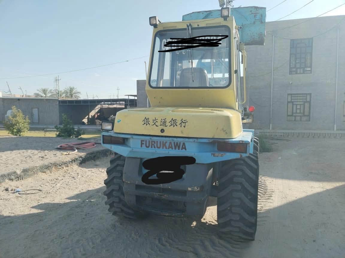 البيع موديل 2002 جاهز مكانه رمادي السعر 225 ورقه 
***********
