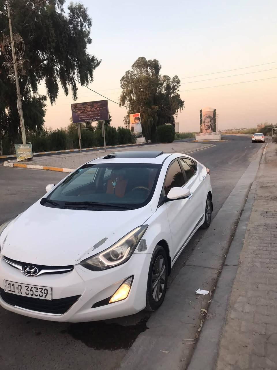 سلام عليكم
عندي الانترا ٢٠١٦
خليجي السياره
محرك ١٨٠٠
سياره نضيفه بس بيه اشويه صبغ مشلع
مثل ماواضج بصوره 
كير محرك تبريد خير من الله
تخم تايم شادله 
ورقم جديد
وسنويه جديده
والسياره مال بيت
والشراي بيه خير ويدلال 
والسعر ١٢٢وبيه مجال للطيبين 
وهذه رقم تلفون  ***********

