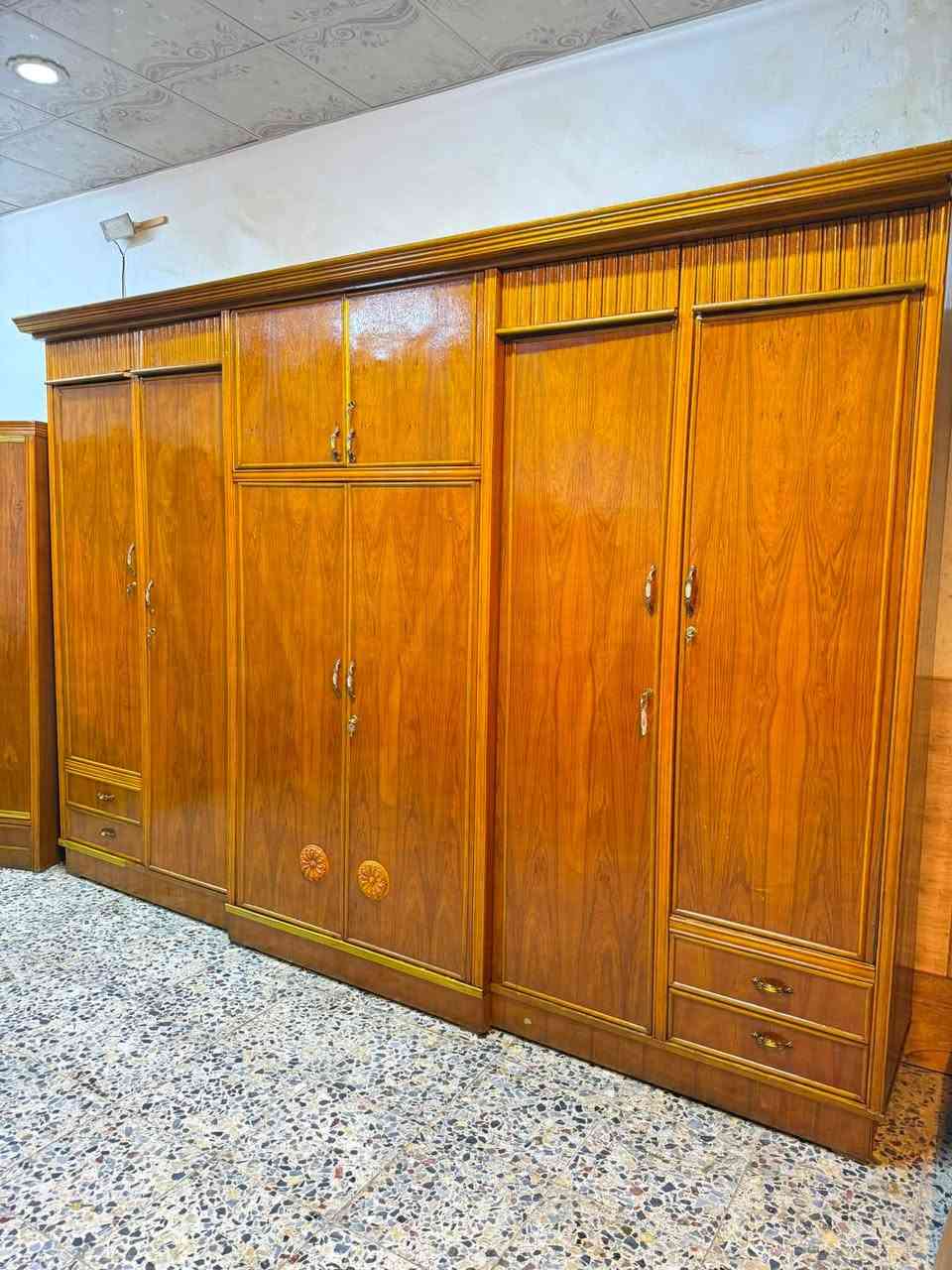 السلام عليكم 
غرفه صاج عࢪاقي مستخدام 
غرفه6/ابواب 📌
السعر 650
نضافه 80/💯 
معا نقل فقط داخل بغداد 
واتساب ***********
