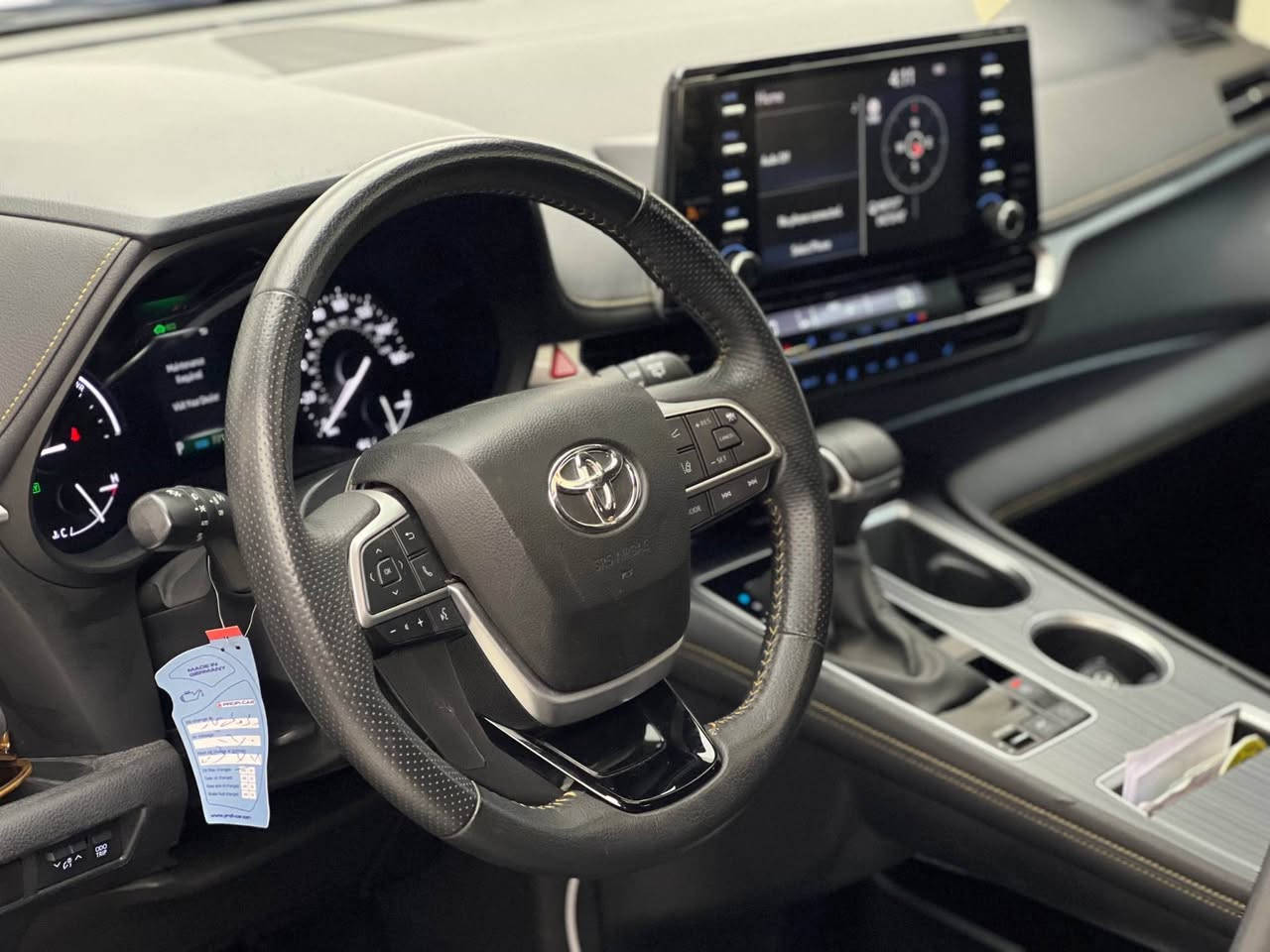 سيارة عائلية و اقتصادية و فول 🔥🔥😍
Toyota sienna 2023
تويوتا سيينا ٢٠٢٣

مواصفات XLE-AWD
(فتحة سقف-مقاعد جلد و تدفئة-تبريد مركزي-بصمة-ابواب خلفيه كهربائية-شاشة-car play)

مكينة ٤سلندر حجم ٢.٥لتر هايبرد 🔋
ماشية 35,000 ميل فقط و بحالة ممتازة 

السيارة بيها ثلاث قطع تبديل شركة نفس اللون و بيها اسف الابواب و اسفل الجاملغ صفحة النفر صبغ السيارة كلش نظيفة ايرباك ستيرن راجع سيستم شركة

رقم دهوک الدولي شرط التحویل
مكفولة من كير و محرك و كهربائيات

و ب سعر(255$) ورقة و بيها مجال بسيط

مكان السيارة

دهوك -معرض ارشف R-Shev
رقم51 من معارض التيرمينال 

***********
*********** دهوك, العراق
