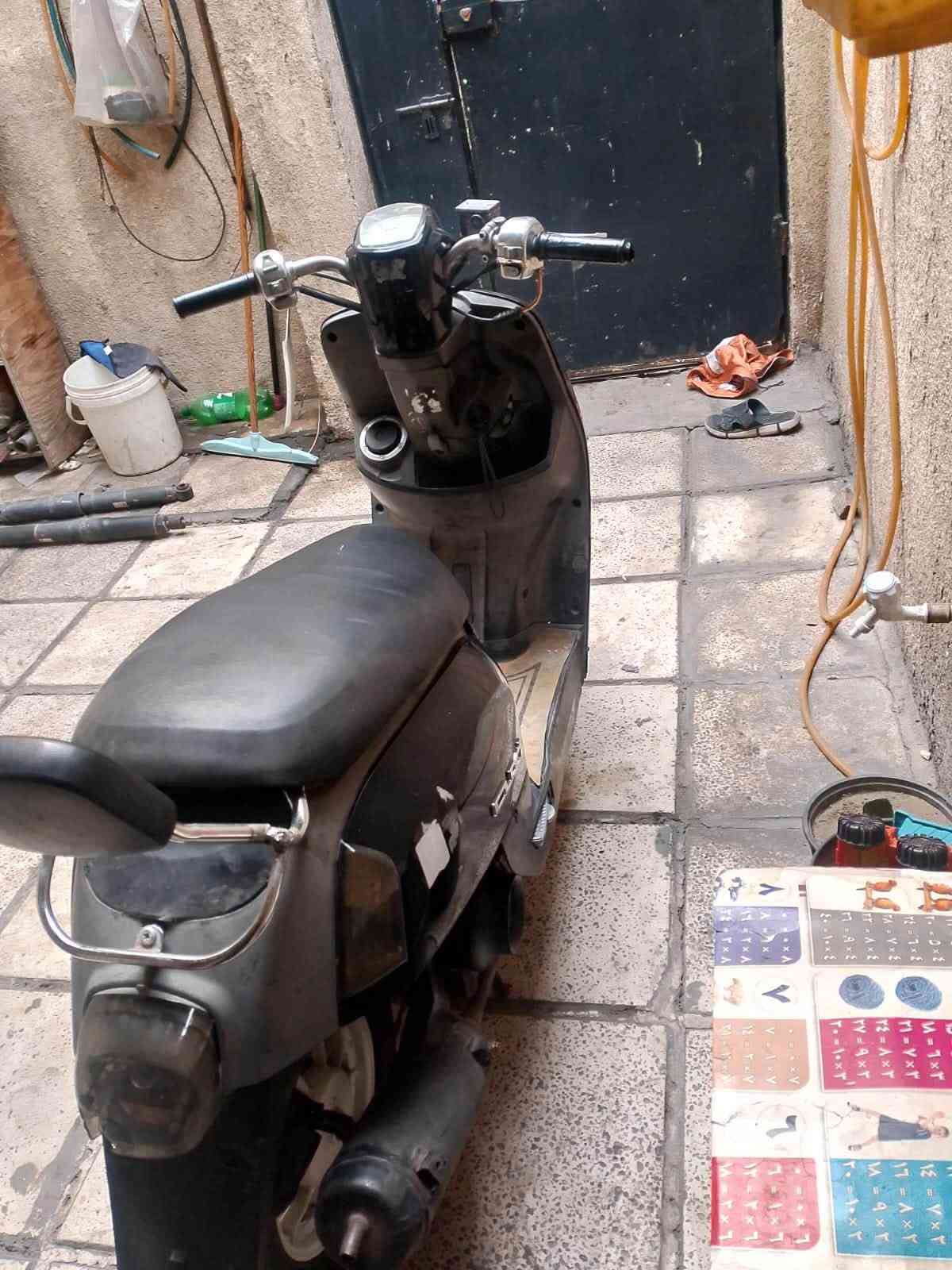 بوليس • نضيفه • زينون