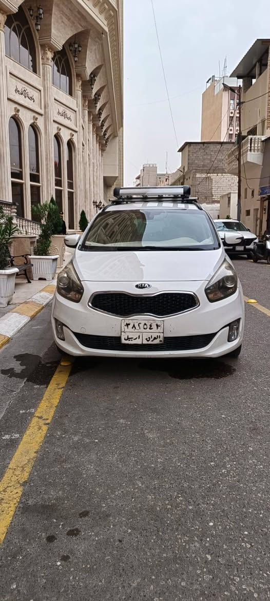 للبيع كيا كارينز موديل 14
ماشيه 200
تحكم جهتين 
لايت دوار 
محرك 2000
خليجي 
مكفوله من الضربه والتبديل 
مكانها النجف 
السعر 125
***********
