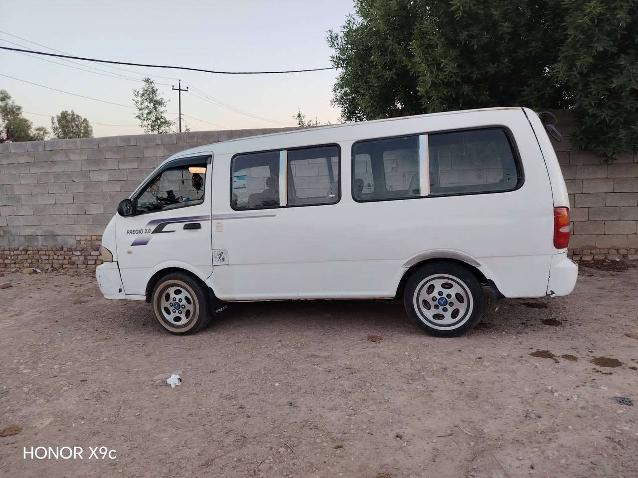 سلام عليكم سياره للبيع موديل 97مكاني الكوت كير و محرك و مكيانه مكفوله مكينة 3000 سوبر  كشنات و دواخلها نظيفات كهربائية شغاله *********** السعر 70 وبيها مجال
