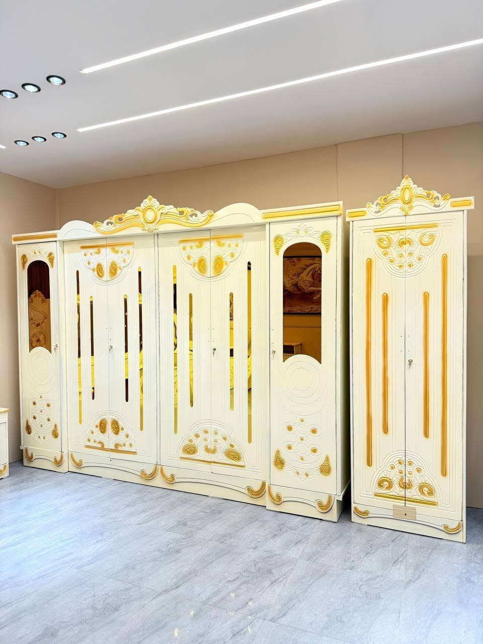 أهلاً وسهلاً بكم
متوفر جميع انواع الاثاث المنزلي ما عليك فقط ضغط ع رقم لتواصل معنا عبره الواتساب wa.me/9647725972986
