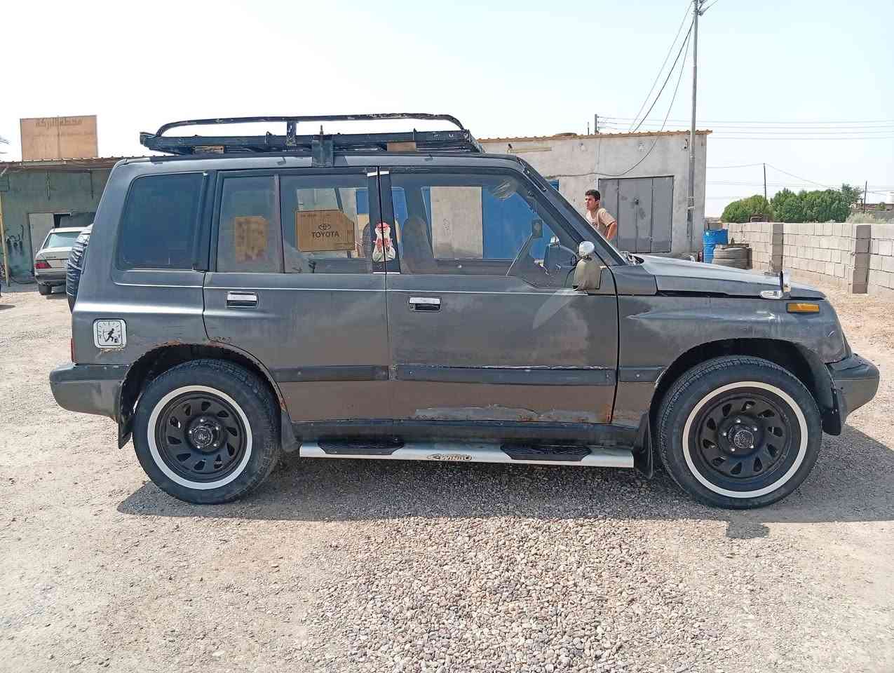*🚙 للبيع سوزوكي فيتارا دبل قمارة - موديل 1993 🚙*
اللون: رصاصي رمادي
رقم السيارة: ميسان الماني
السنوية: كارتونية منتهية

*التفاصيل:*
المحرك 4 سلندر ونجي - بيه خيط بخار بسيط
بيها باب السايق مبدل
البدي: شوف العين، نظافة جيدة
البيع: ابيع اصوليات وتحويل مضمون

*السعر:* 28 ورقة وبيها مجال للشراي الصدك

*العنوان:* البصرة - القرنة

*للاستفسار:*
واتساب: ***********
اتصال: ***********
