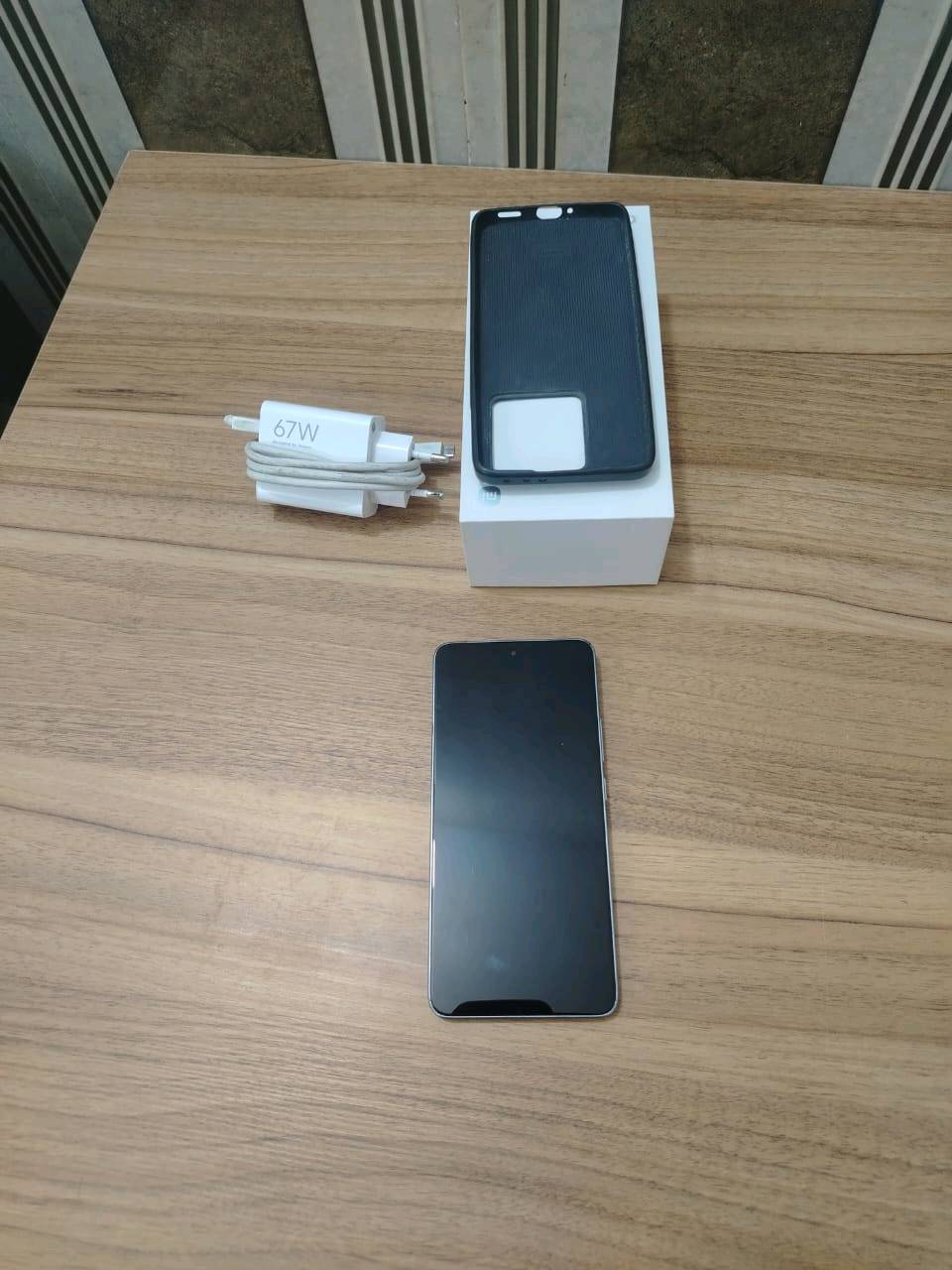 🔥 Xiaomi 14T 🔥
واحد من الأجهزة اللي يجمع بين الأداء القوي، الشاشة الممتازة والتصميم الأنيق.
📱 شاشة AMOLED بحجم 6.67 إنش وتردد 144Hz، تعطي سلاسة عالية بالألعاب والتنقل.
⚡ معالج MediaTek Dimensity 8300-Ultra يقدم أداء قوي جدًا، ومناسب للألعاب والاستخدام الثقيل.
📸 كاميرات قوية مع عدسة رئيسية 50MP، وتصوير مميز بالتعاون مع Leica.
🔋 بطارية 5000mAh مع شحن سريع 67W.
🎮 الجهاز مناسب جدًا للي يريد هاتف سريع للألعاب، التصوير، الدراسة والاستخدام اليومي، مع شاشة ممتازة وتجربة استخدام سلسة.
Xiaomi 14T — أداء قوي، شاشة فخمة وتجربة متكاملة. الواتساب ***********